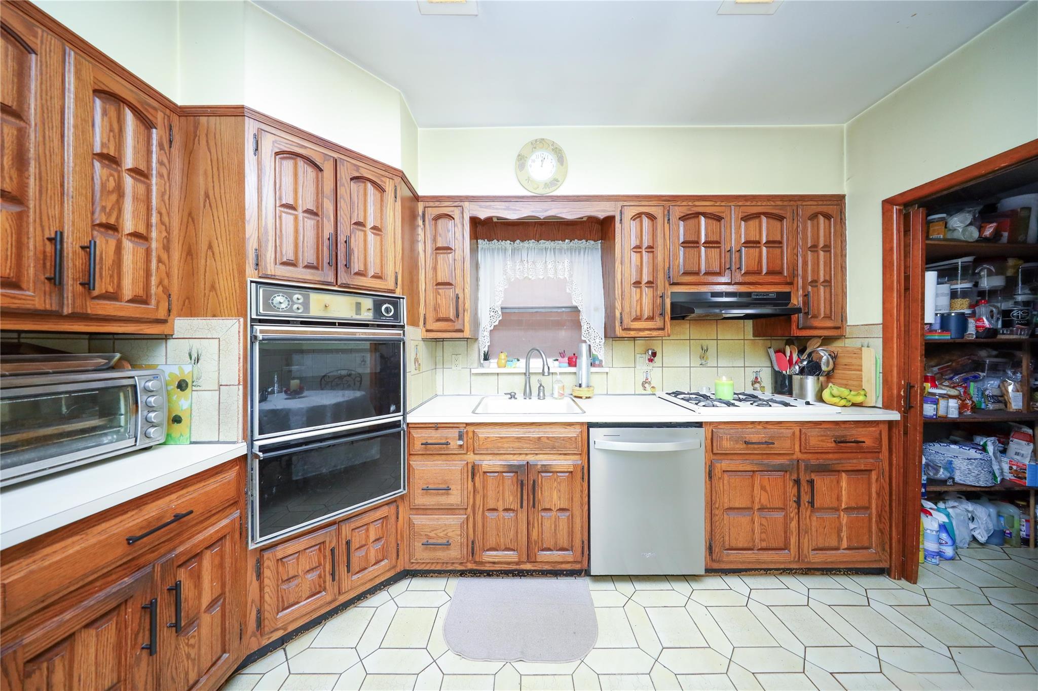 Single Family 5th  Brooklyn, NY 11204, MLS-855292-8