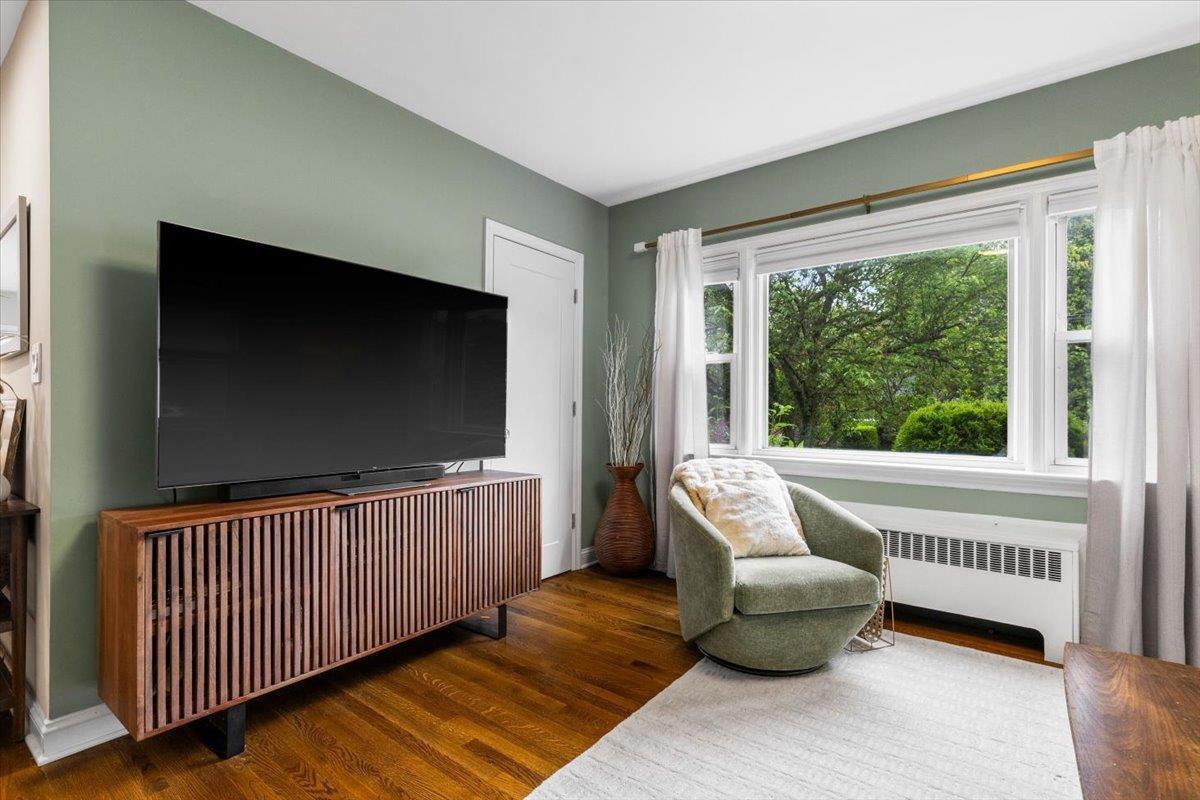 Single Family Valley  Westchester County, NY 10573, MLS-855307-11