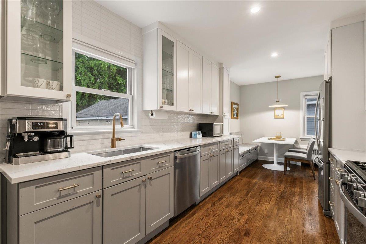 Single Family Valley  Westchester County, NY 10573, MLS-855307-12