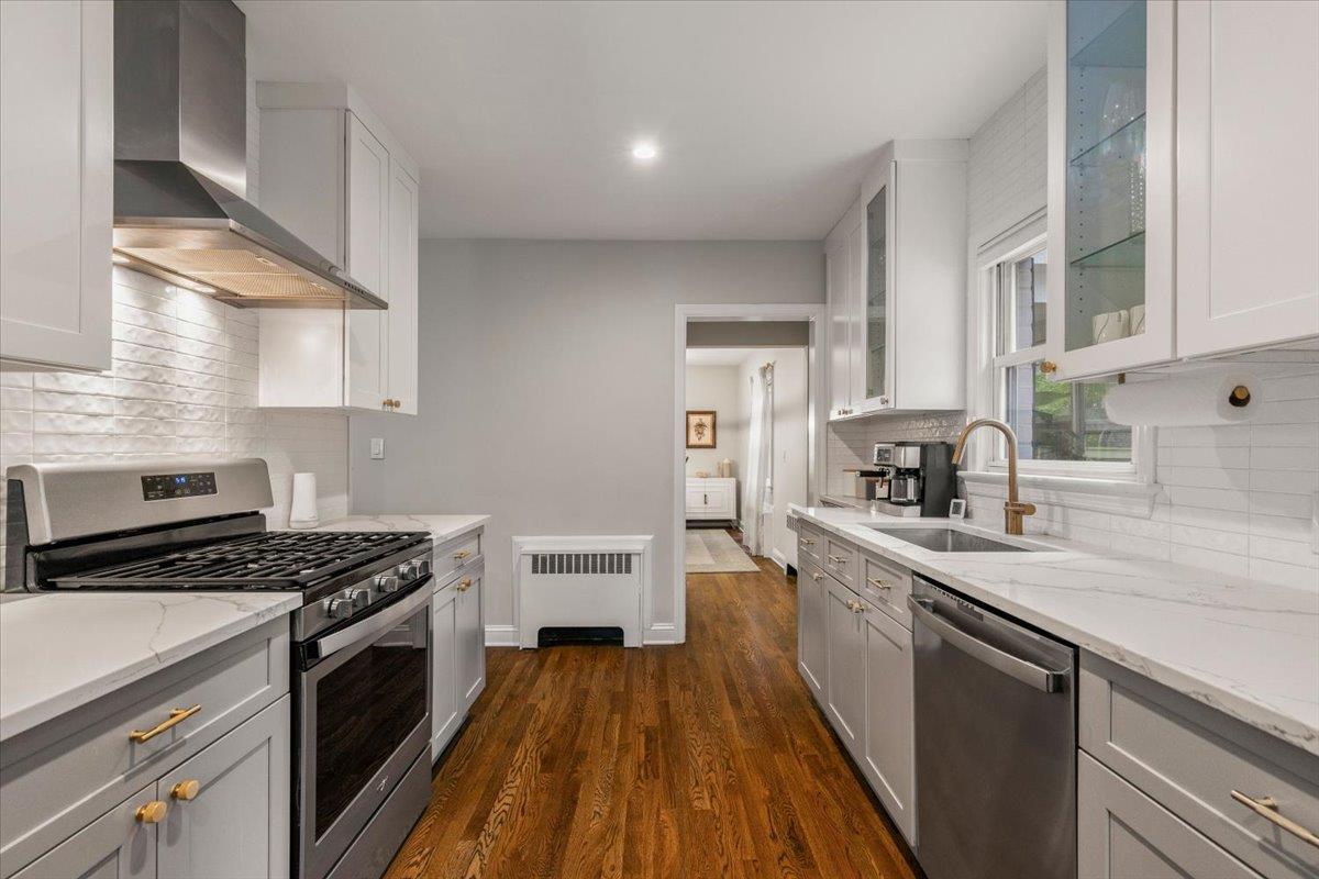 Single Family Valley  Westchester County, NY 10573, MLS-855307-15