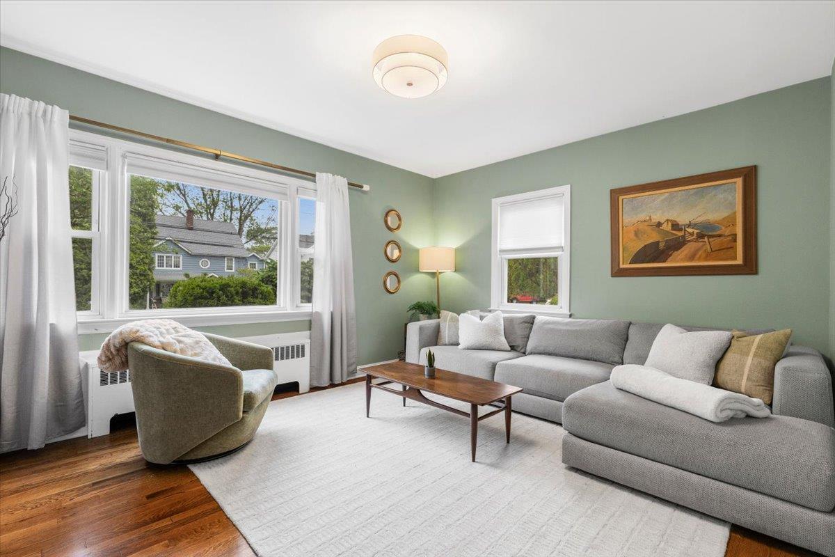 Single Family Valley  Westchester County, NY 10573, MLS-855307-9