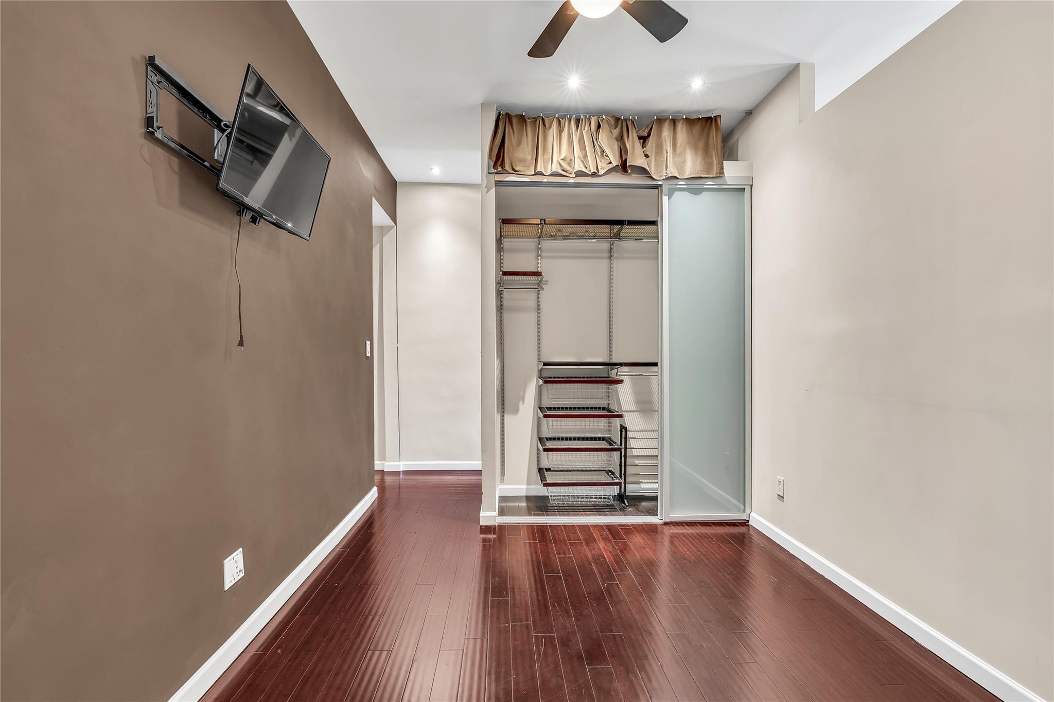 Apartment 50th  Manhattan, NY 10022, MLS-855318-15