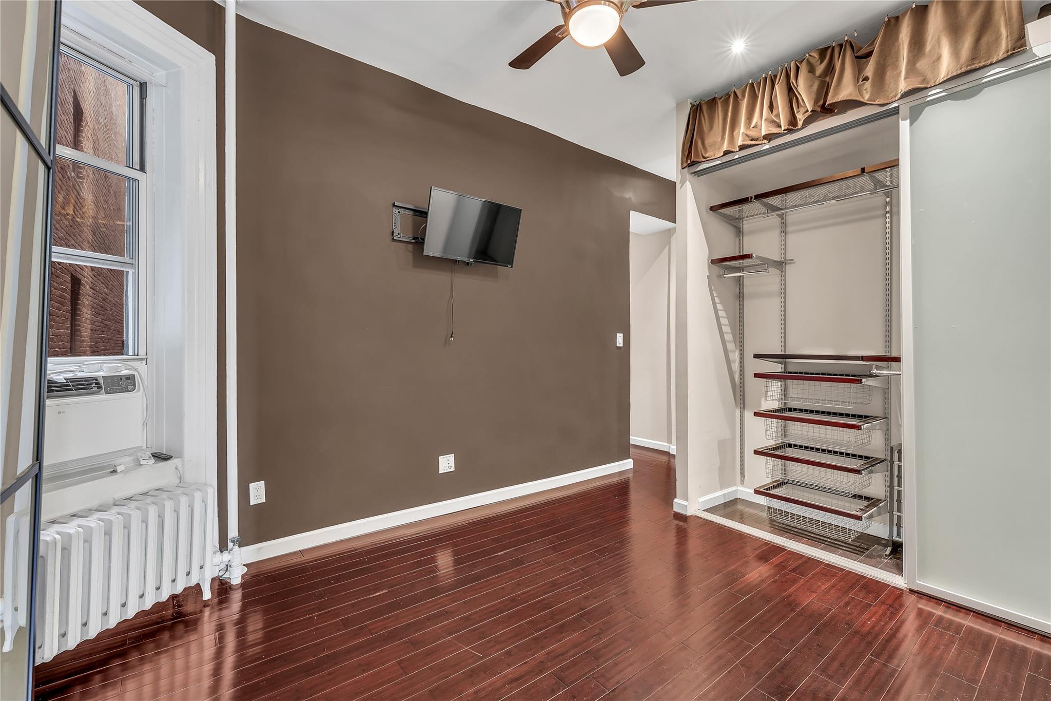 Apartment 50th  Manhattan, NY 10022, MLS-855318-16