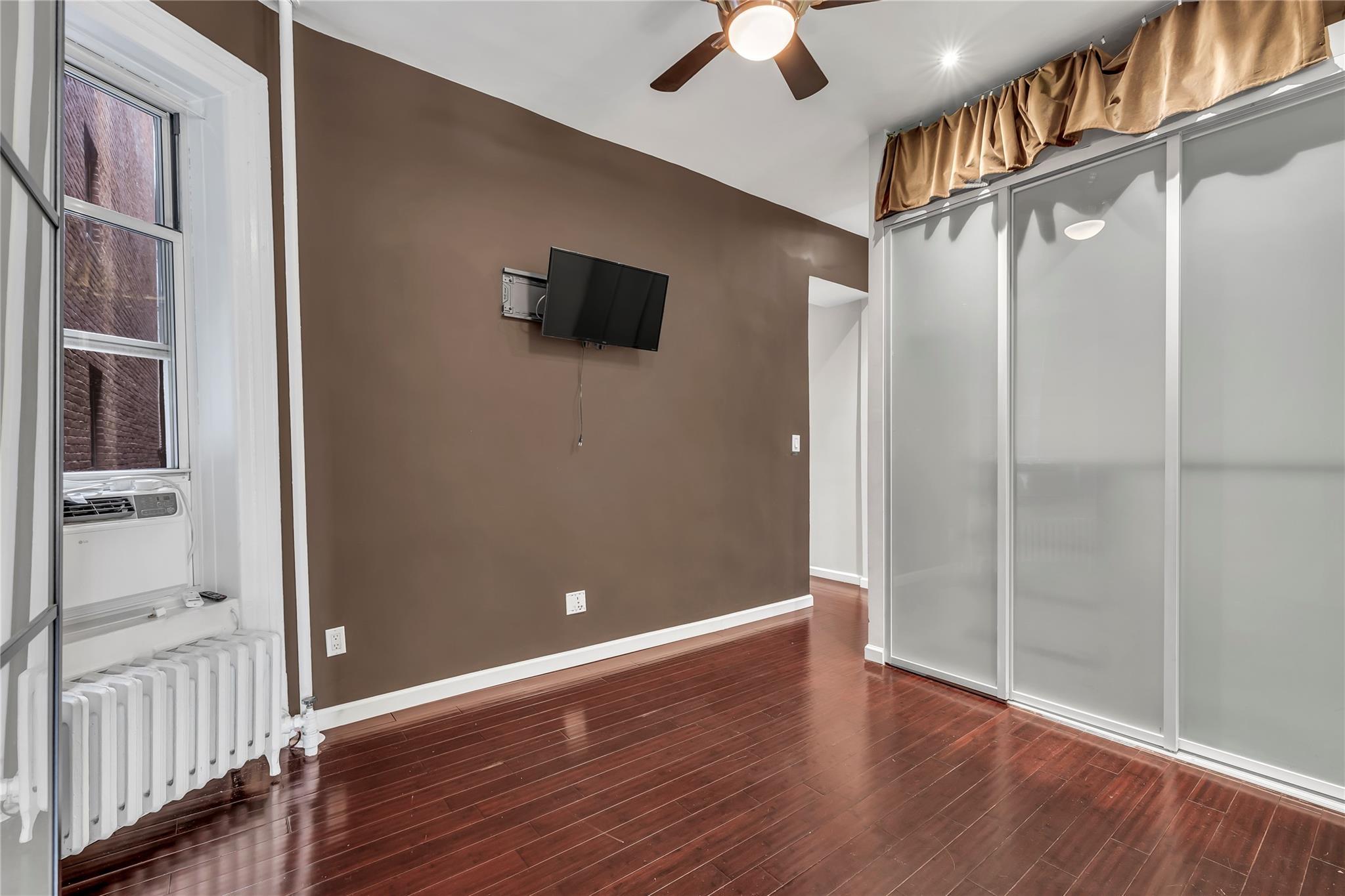 Apartment 50th  Manhattan, NY 10022, MLS-855318-17