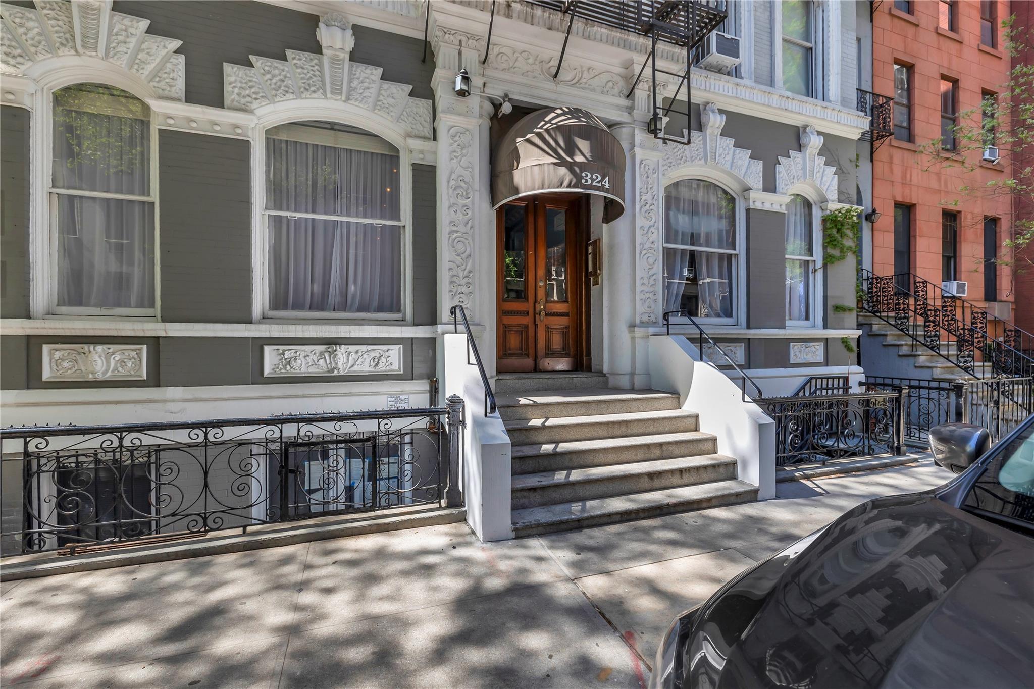 Apartment 50th  Manhattan, NY 10022, MLS-855318-21