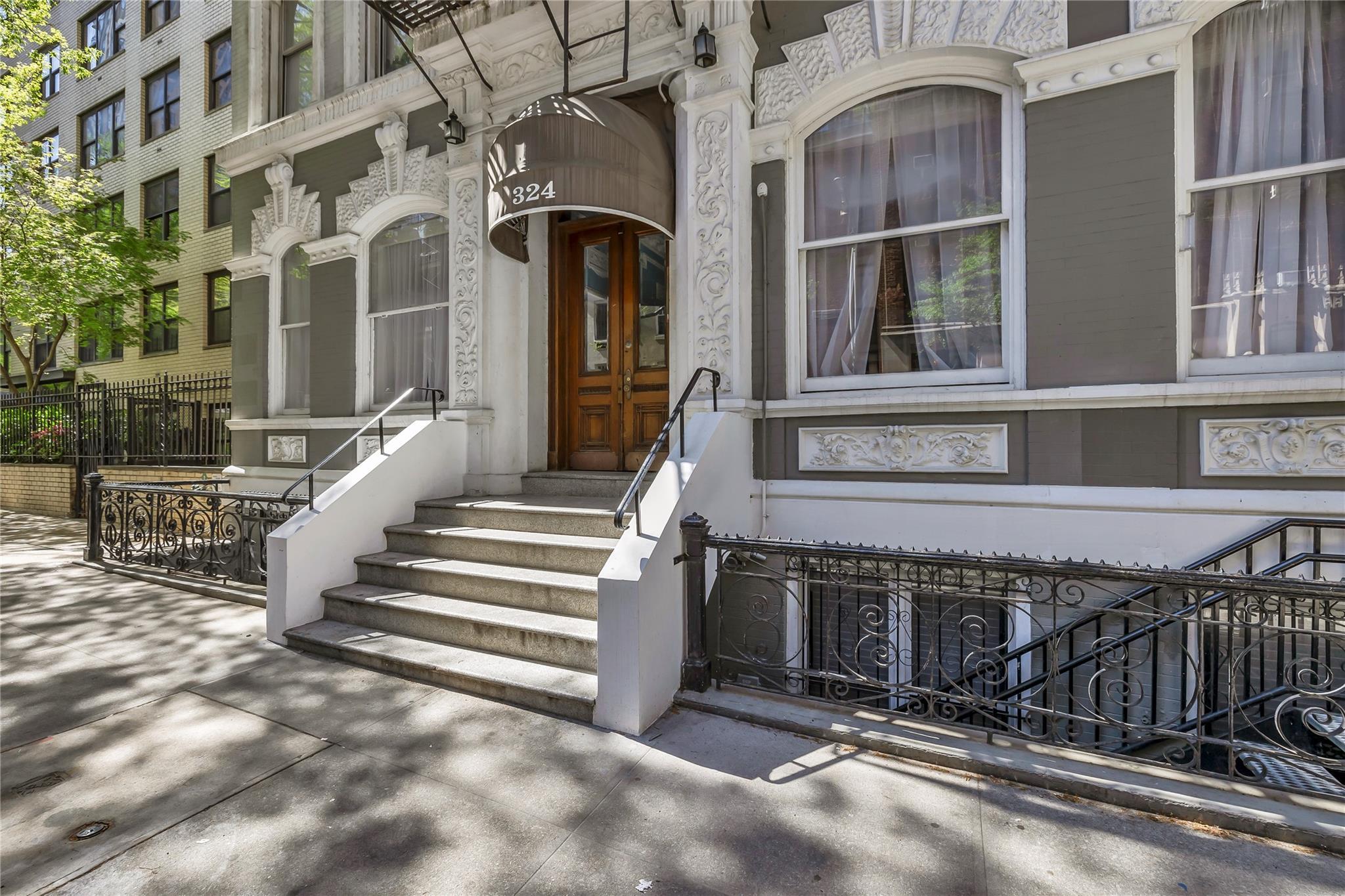 Apartment 50th  Manhattan, NY 10022, MLS-855318-25