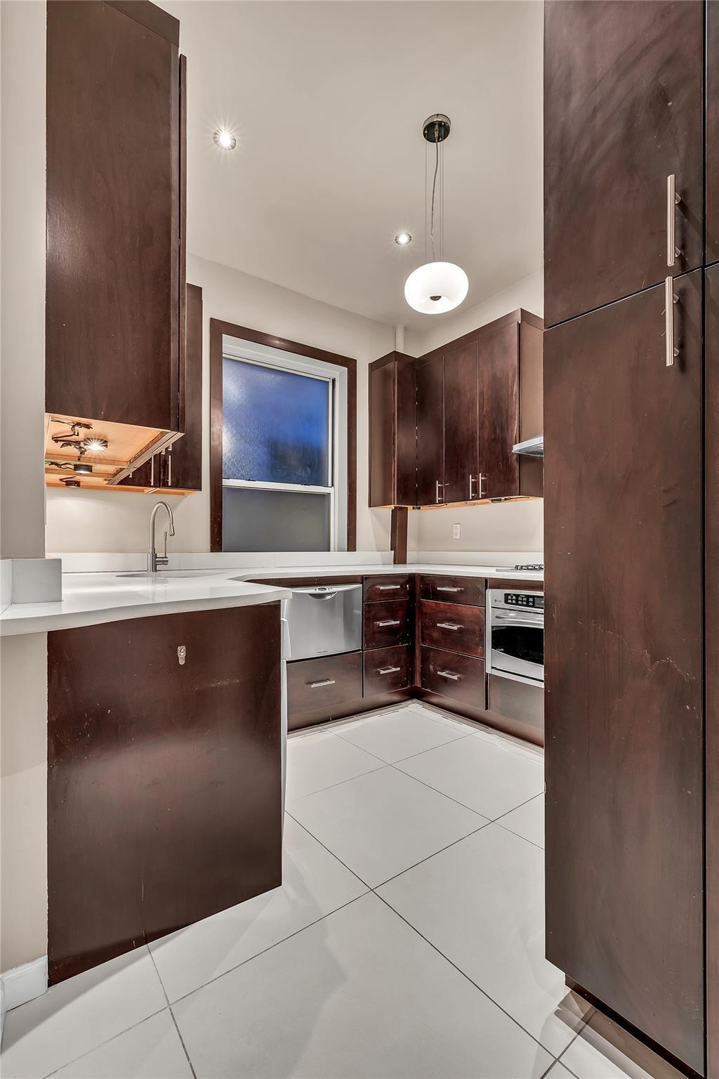 Apartment 50th  Manhattan, NY 10022, MLS-855318-3