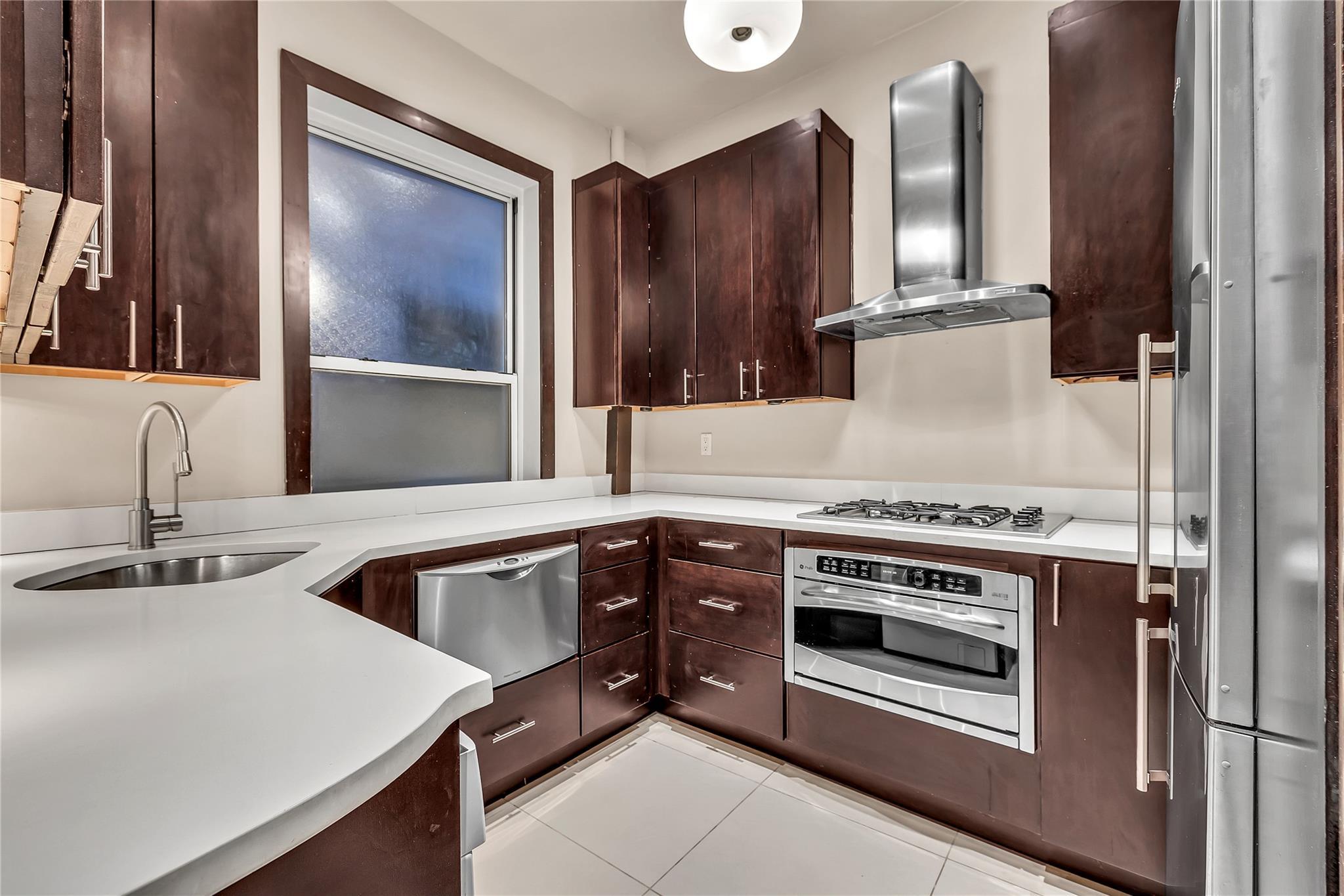 Apartment 50th  Manhattan, NY 10022, MLS-855318-4