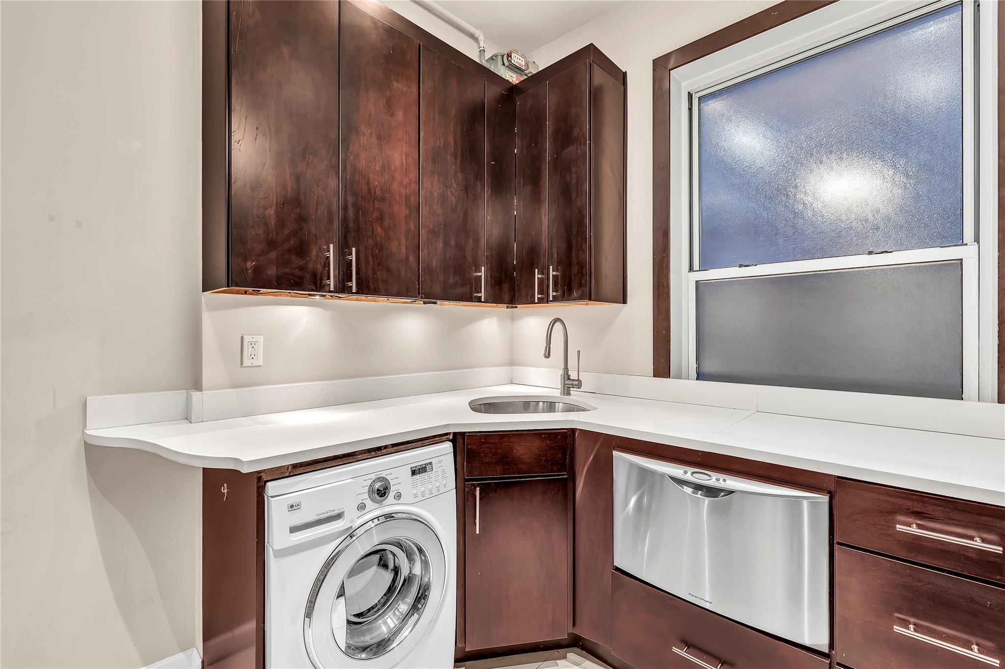 Apartment 50th  Manhattan, NY 10022, MLS-855318-8