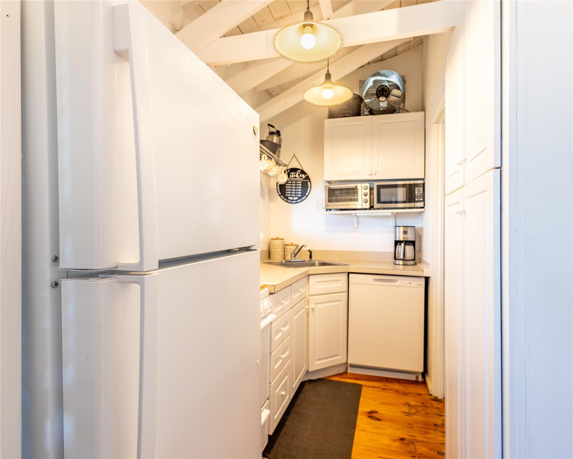 Single Family Beach Hill  Suffolk County, NY 11933, MLS-855323-18
