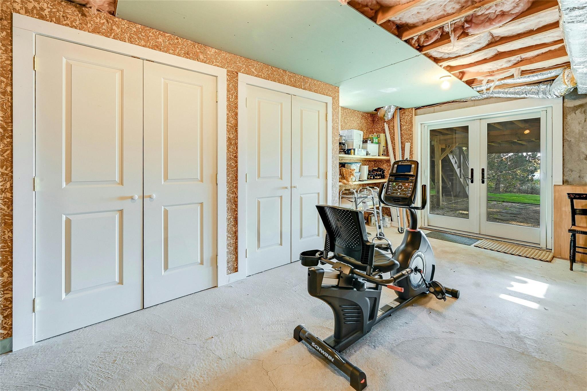 Single Family Soundview  Suffolk County, NY 11971, MLS-855331-25