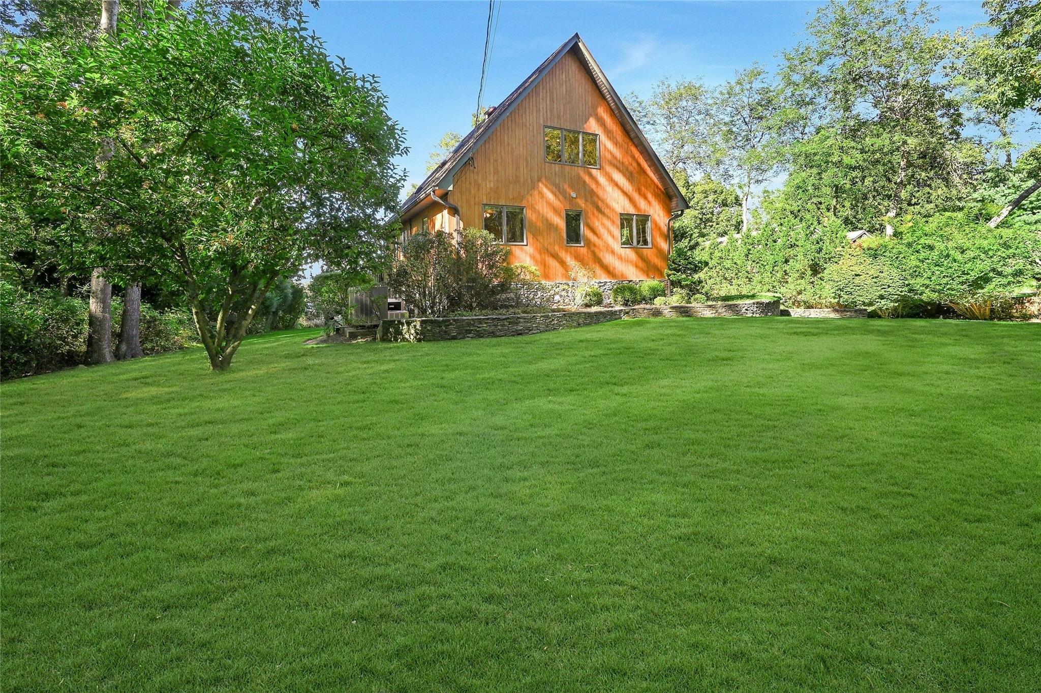 Single Family Soundview  Suffolk County, NY 11971, MLS-855331-5