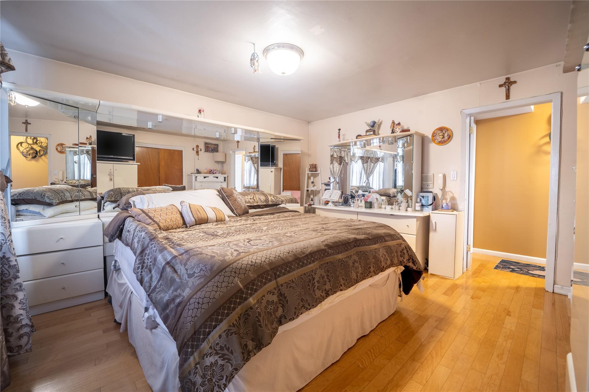 Single Family Waterbury  Bronx, NY 10465, MLS-855351-11
