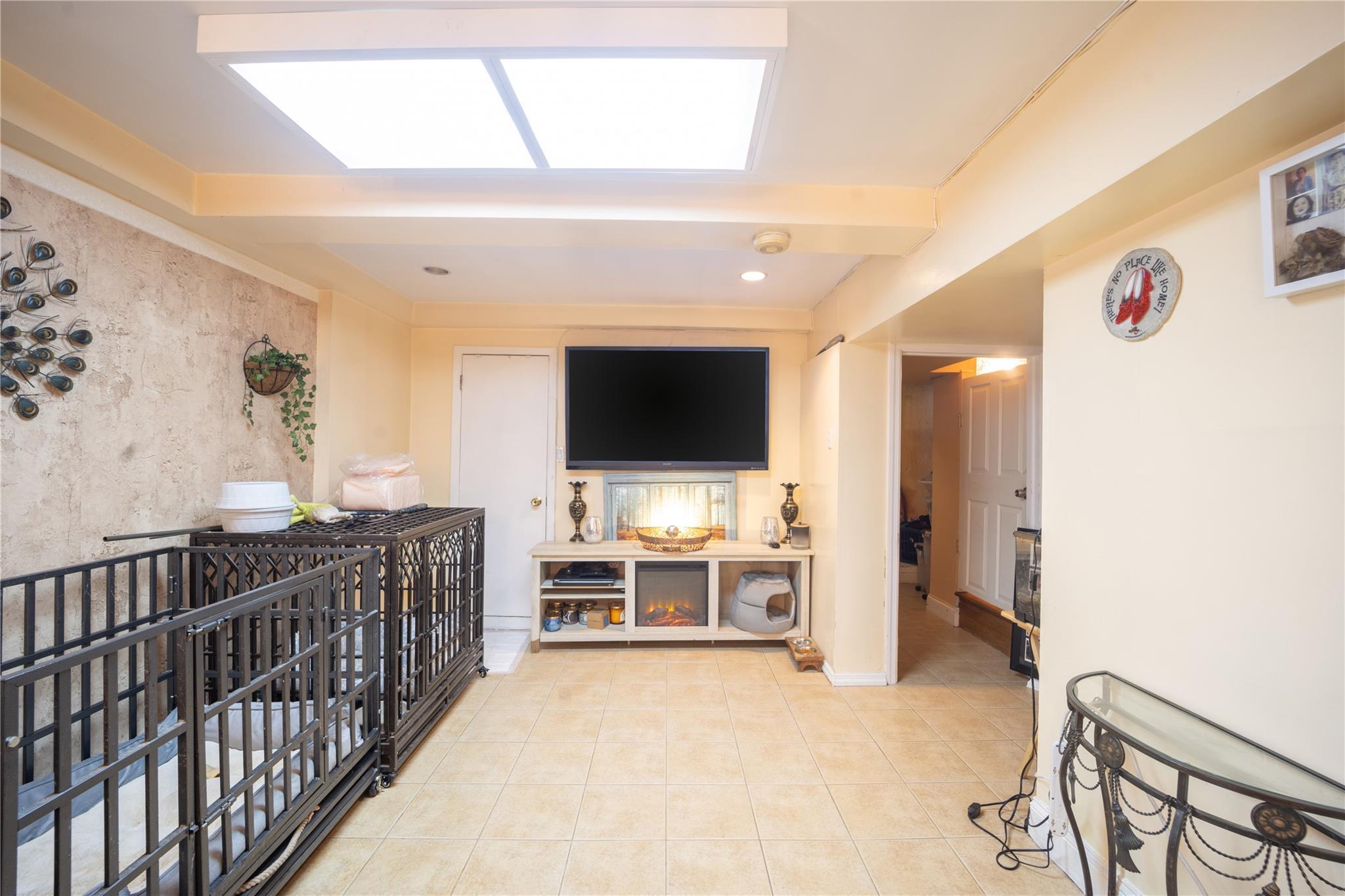 Single Family Waterbury  Bronx, NY 10465, MLS-855351-26