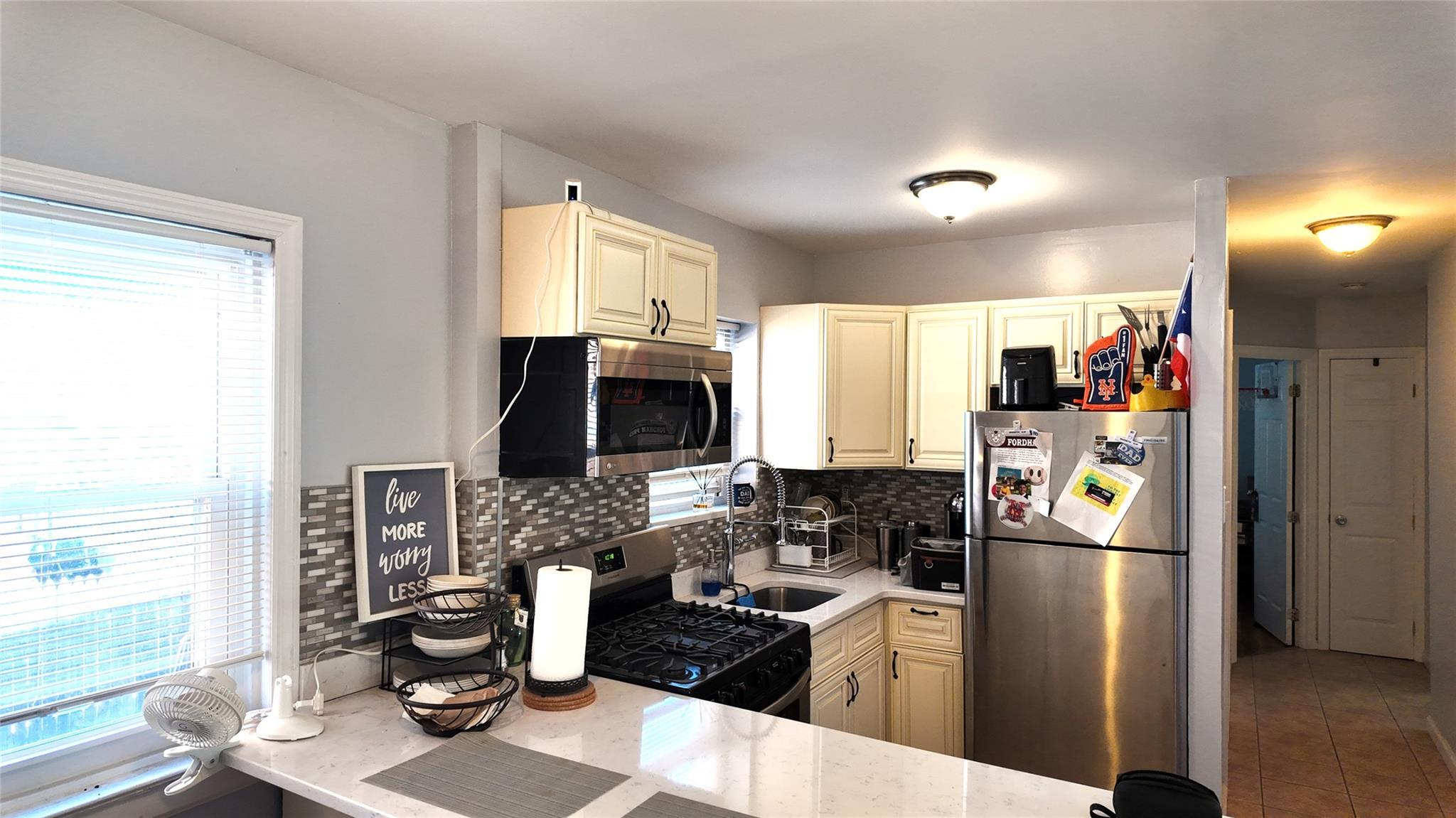 Single Family Waterbury  Bronx, NY 10461, MLS-855361-10