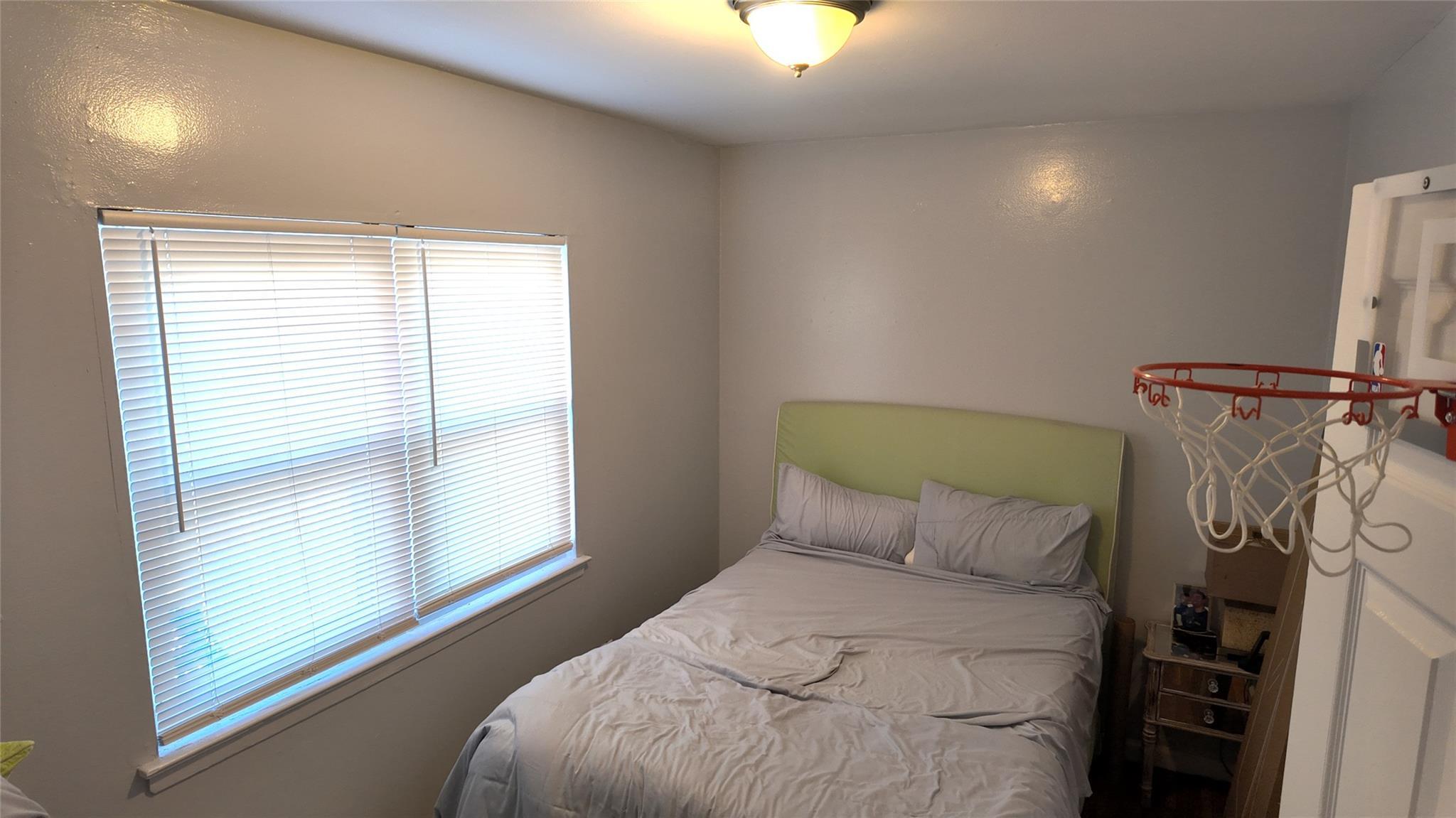 Single Family Waterbury  Bronx, NY 10461, MLS-855361-8