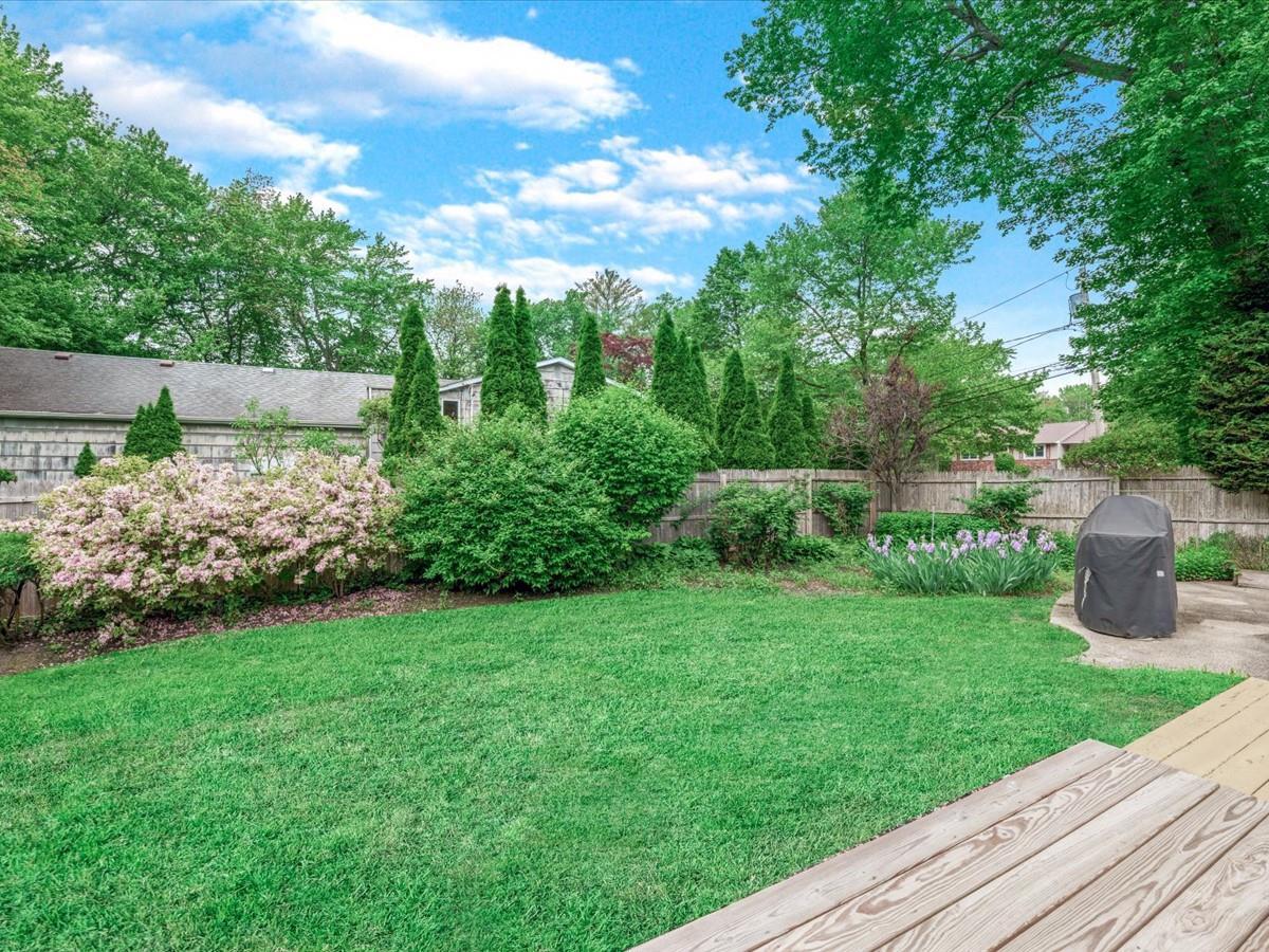 Single Family Cresthill  Suffolk County, NY 11787, MLS-855375-27