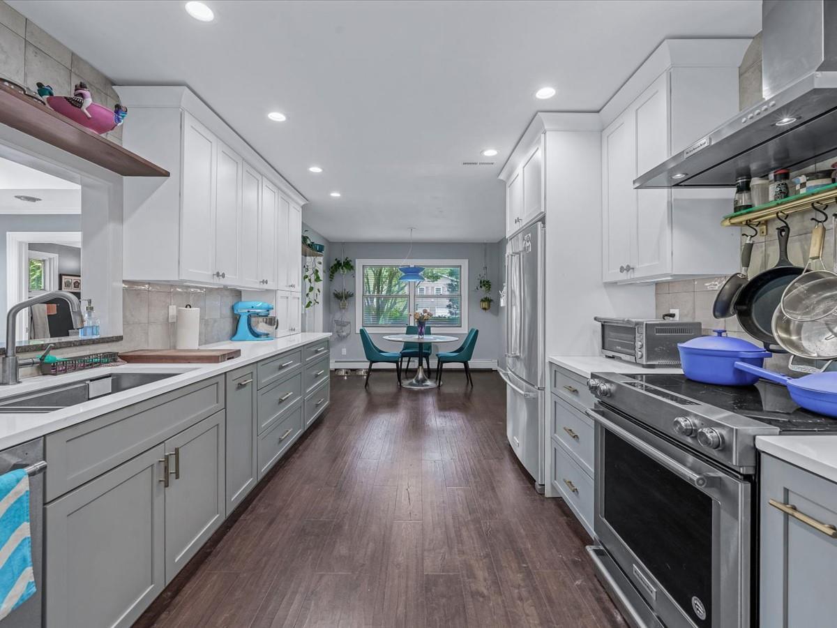 Single Family Cresthill  Suffolk County, NY 11787, MLS-855375-6