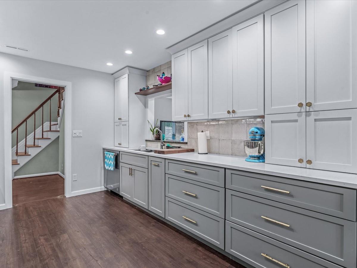 Single Family Cresthill  Suffolk County, NY 11787, MLS-855375-8
