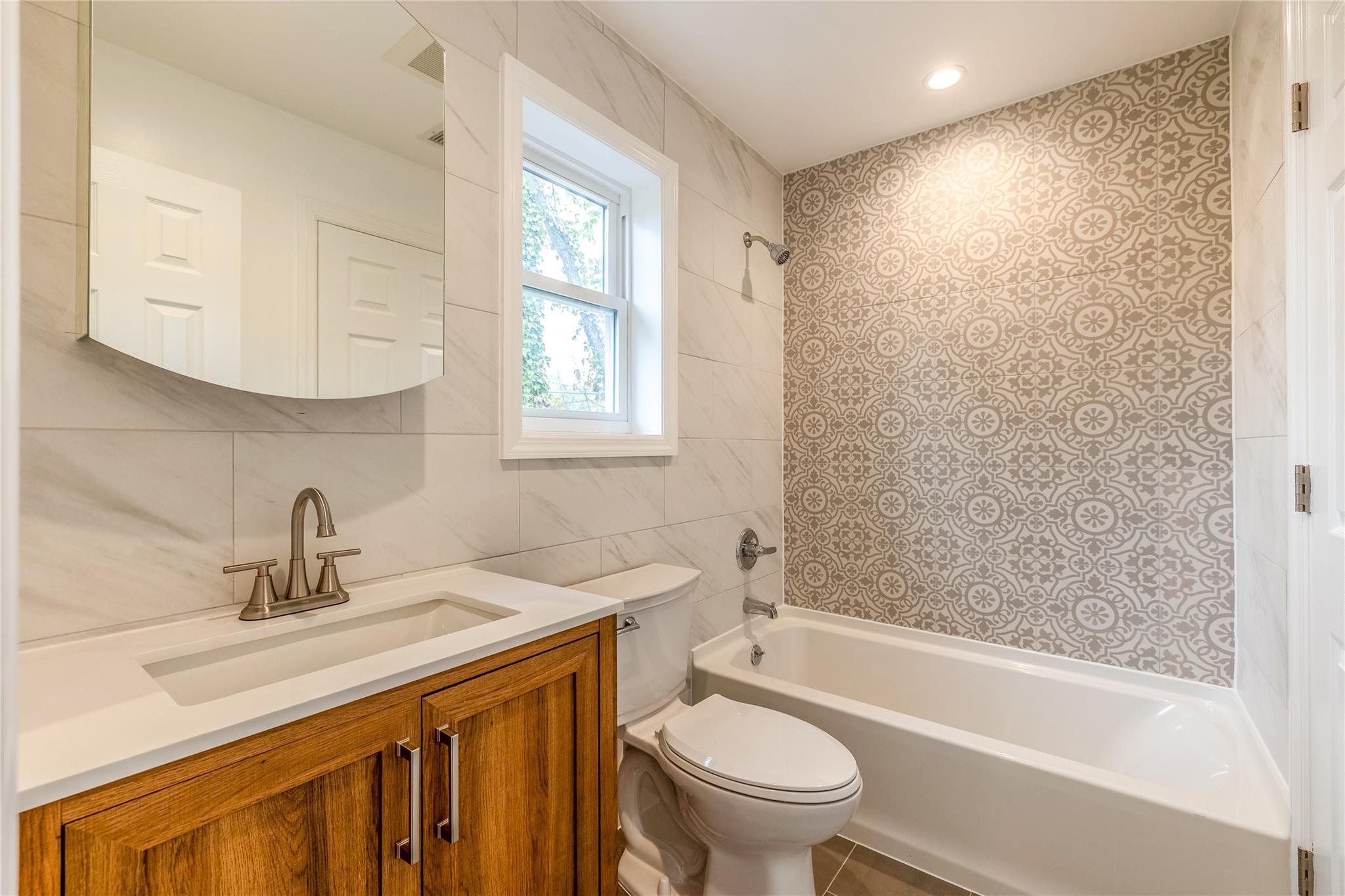 Single Family Grand  Suffolk County, NY 11798, MLS-855397-10