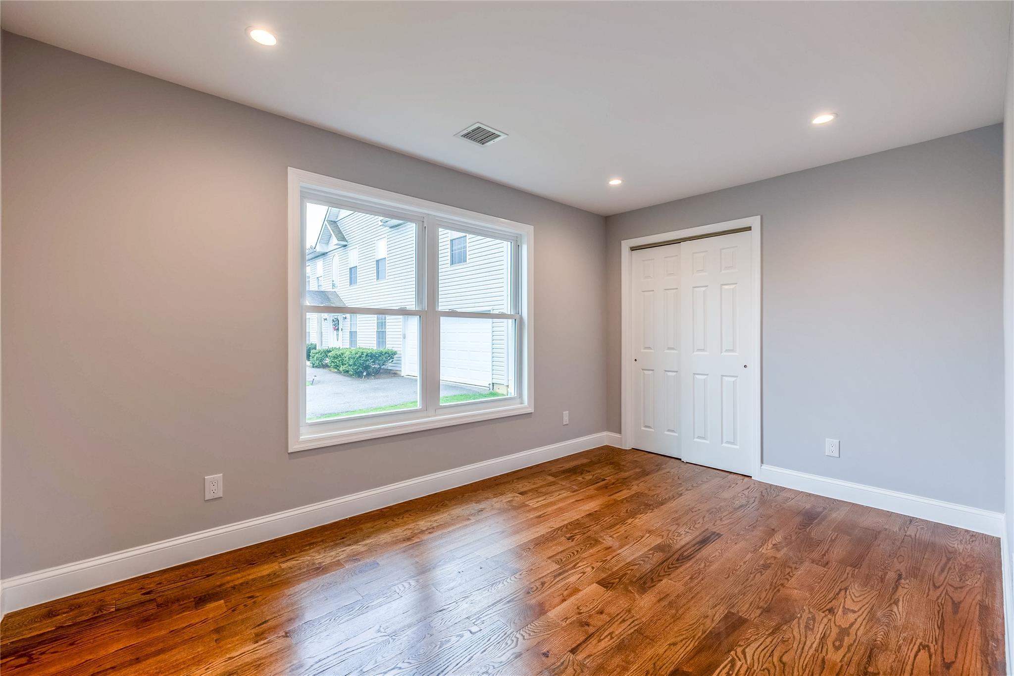Single Family Grand  Suffolk County, NY 11798, MLS-855397-13