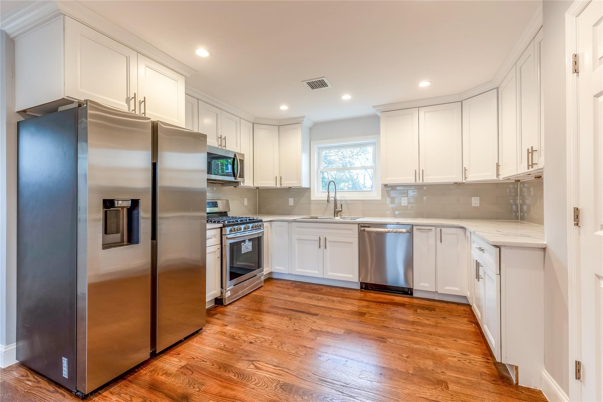 Single Family Grand  Suffolk County, NY 11798, MLS-855397-15