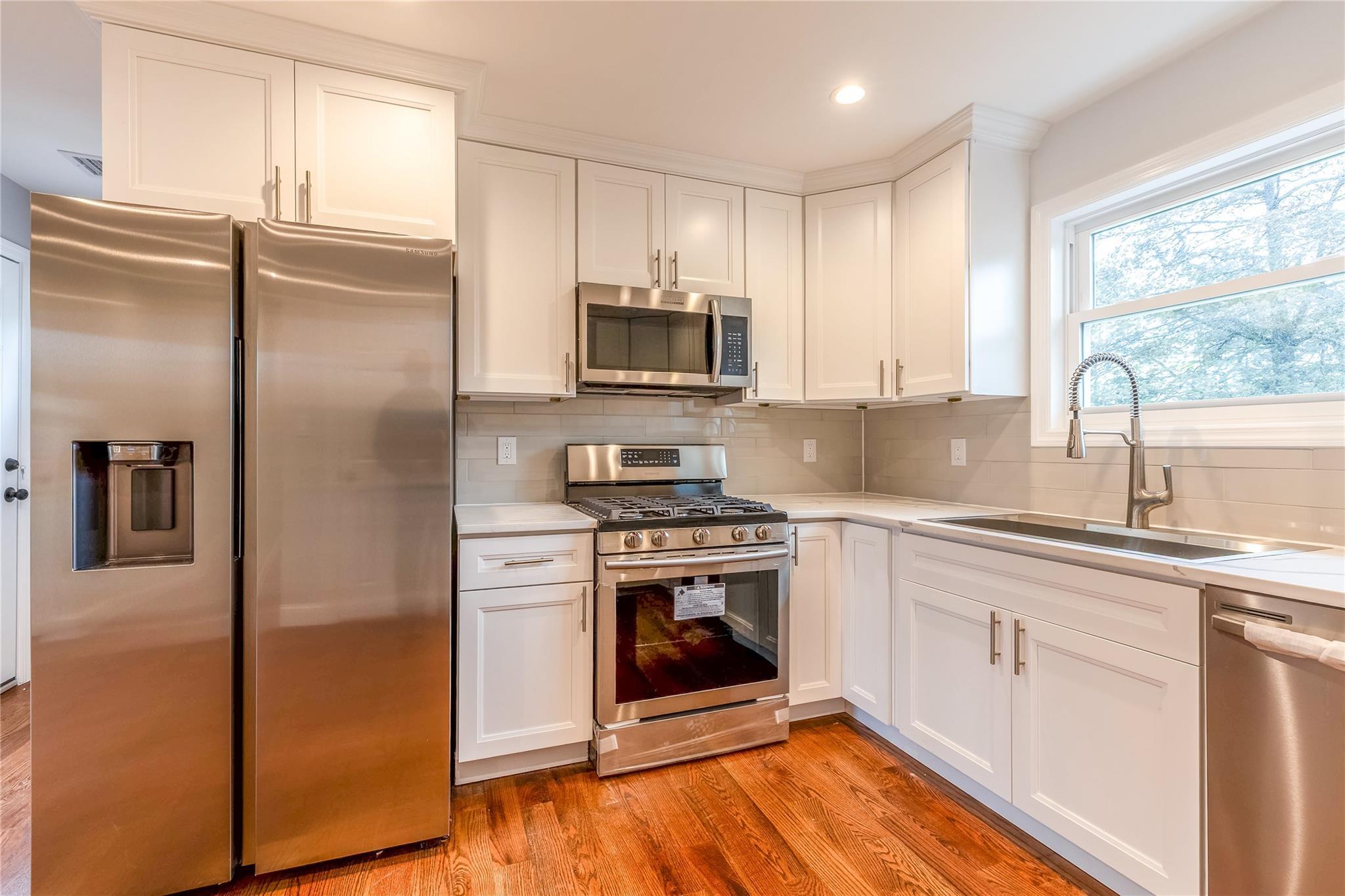 Single Family Grand  Suffolk County, NY 11798, MLS-855397-16