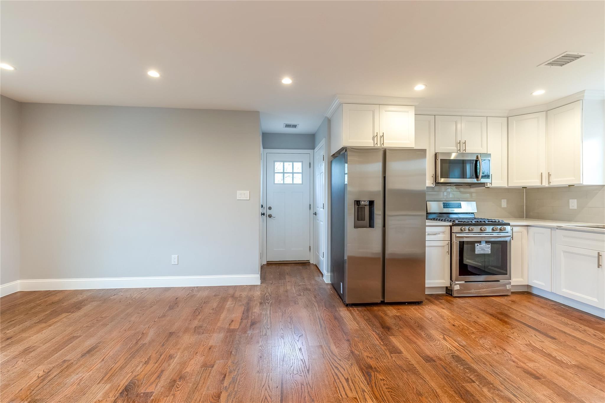 Single Family Grand  Suffolk County, NY 11798, MLS-855397-20