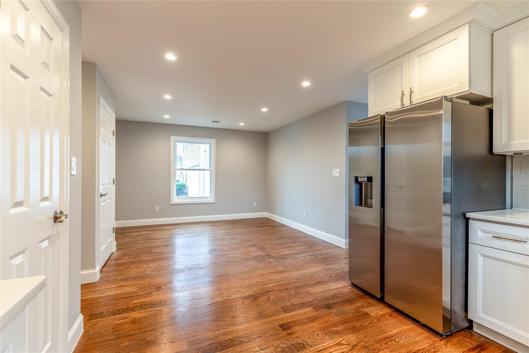 Single Family Grand  Suffolk County, NY 11798, MLS-855397-21