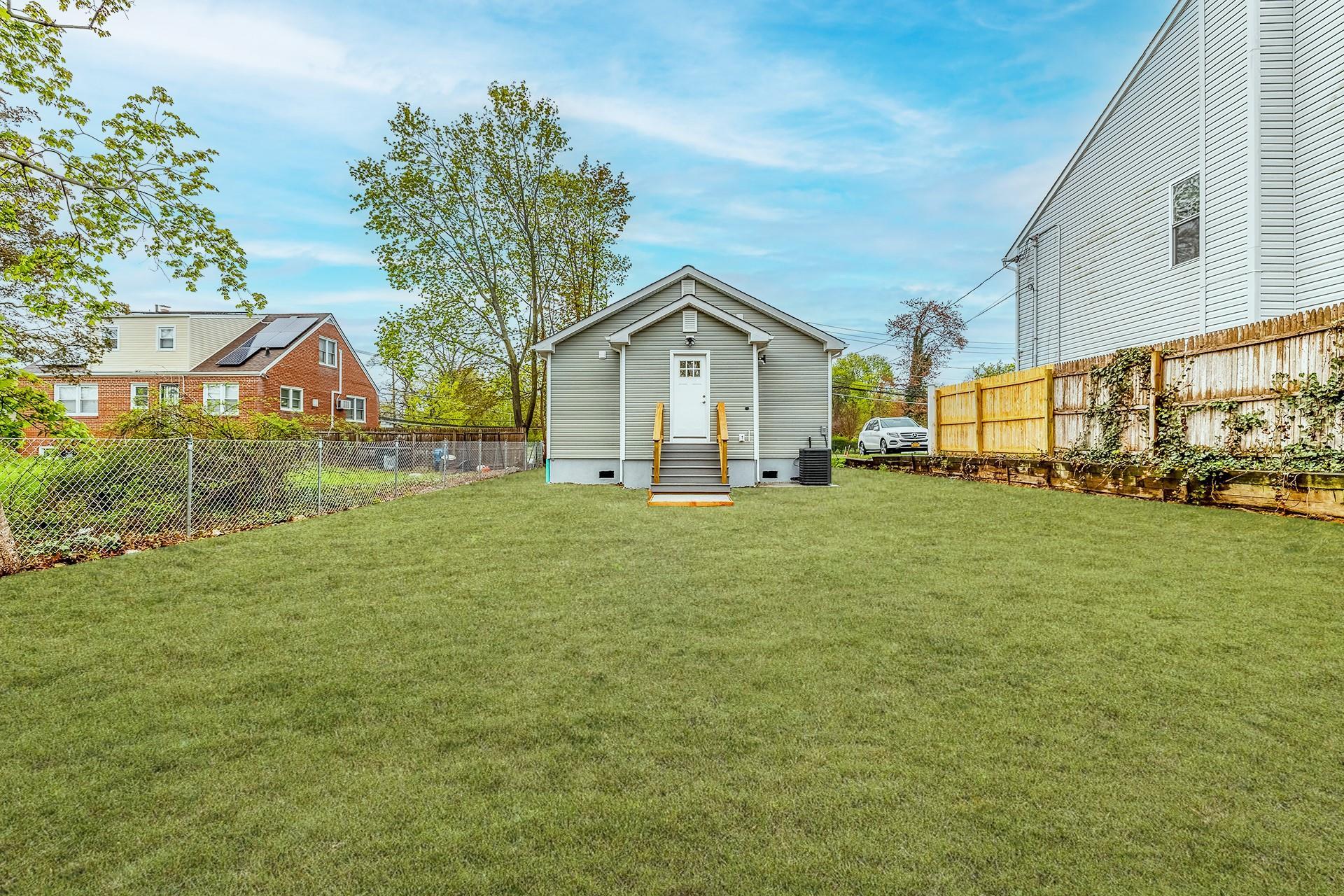 Single Family Grand  Suffolk County, NY 11798, MLS-855397-24
