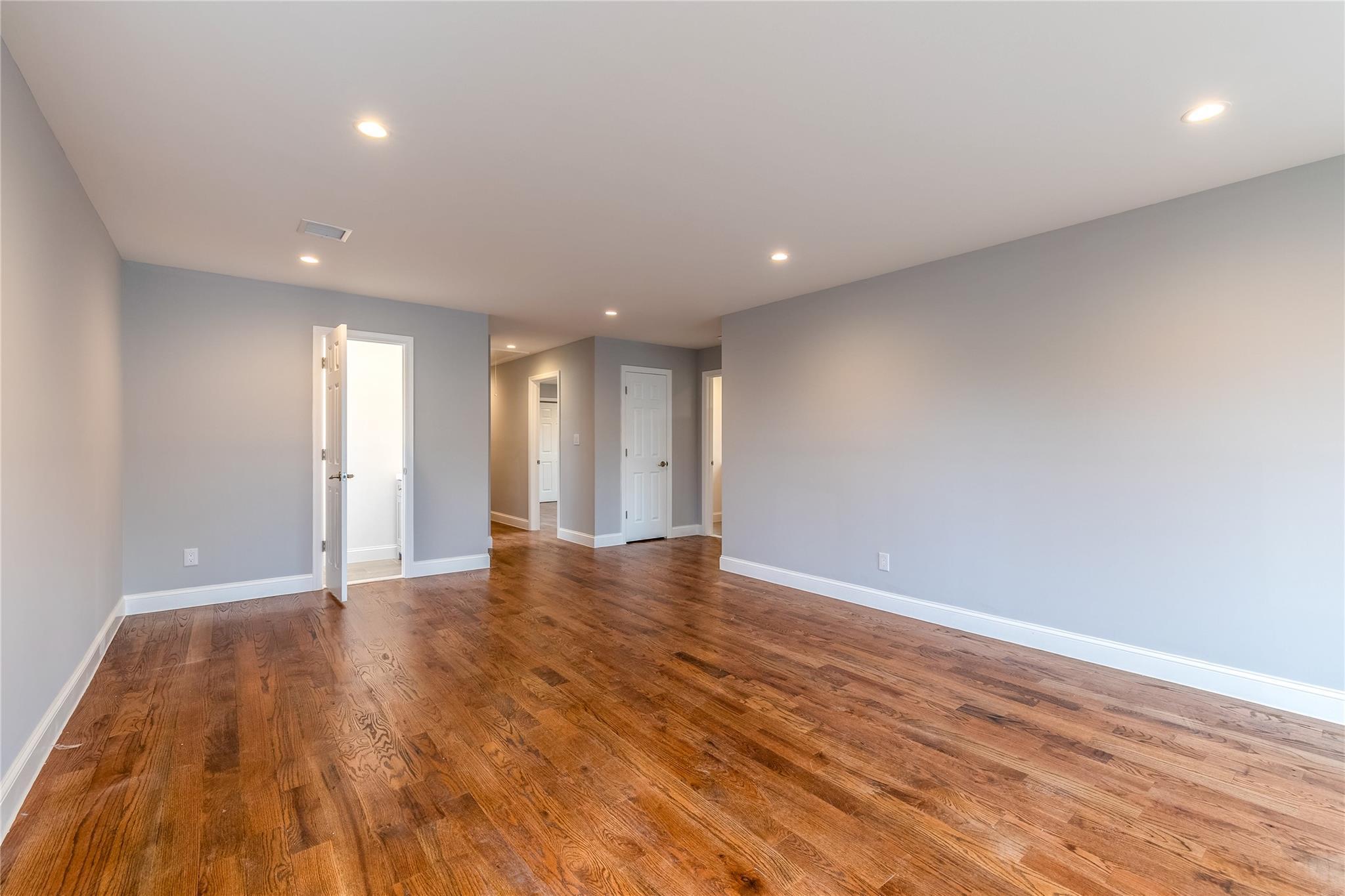 Single Family Grand  Suffolk County, NY 11798, MLS-855397-3