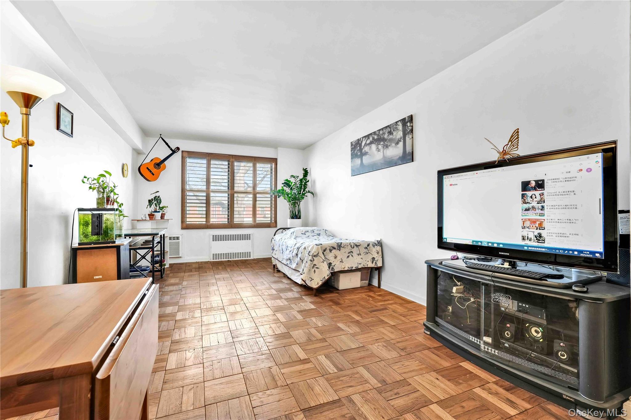 Coop 26th Ave  Queens, NY 11354, MLS-855403-4