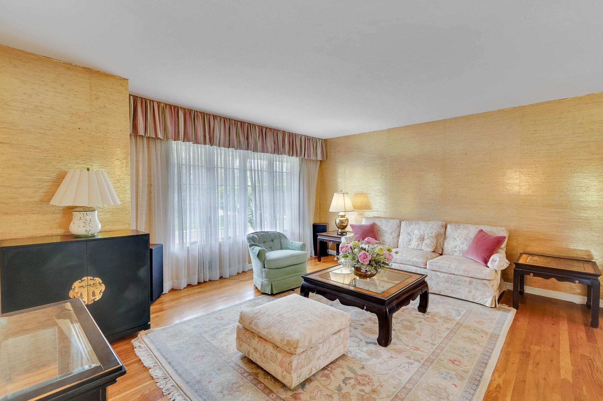 Single Family Candlewood  Suffolk County, NY 11706, MLS-855406-11