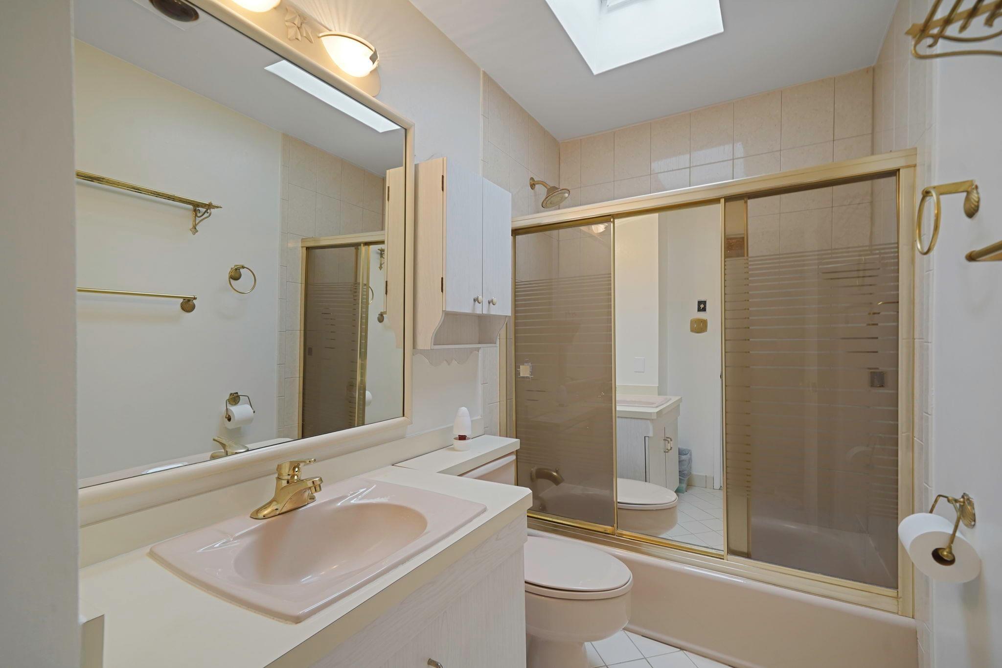 Single Family Candlewood  Suffolk County, NY 11706, MLS-855406-12
