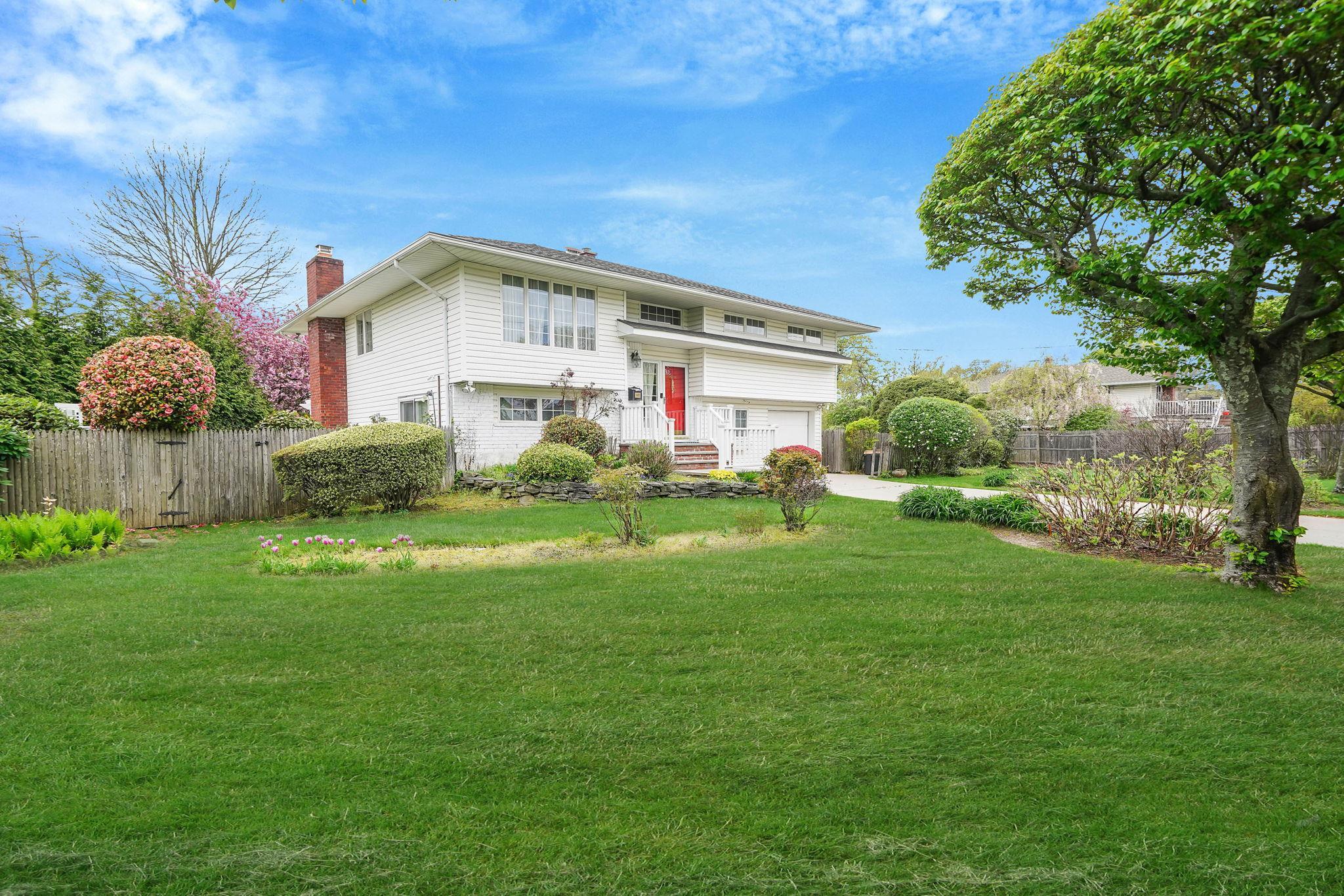 Single Family Candlewood  Suffolk County, NY 11706, MLS-855406-2