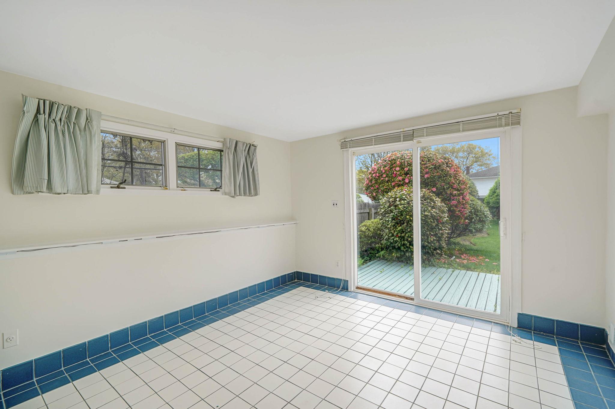 Single Family Candlewood  Suffolk County, NY 11706, MLS-855406-24
