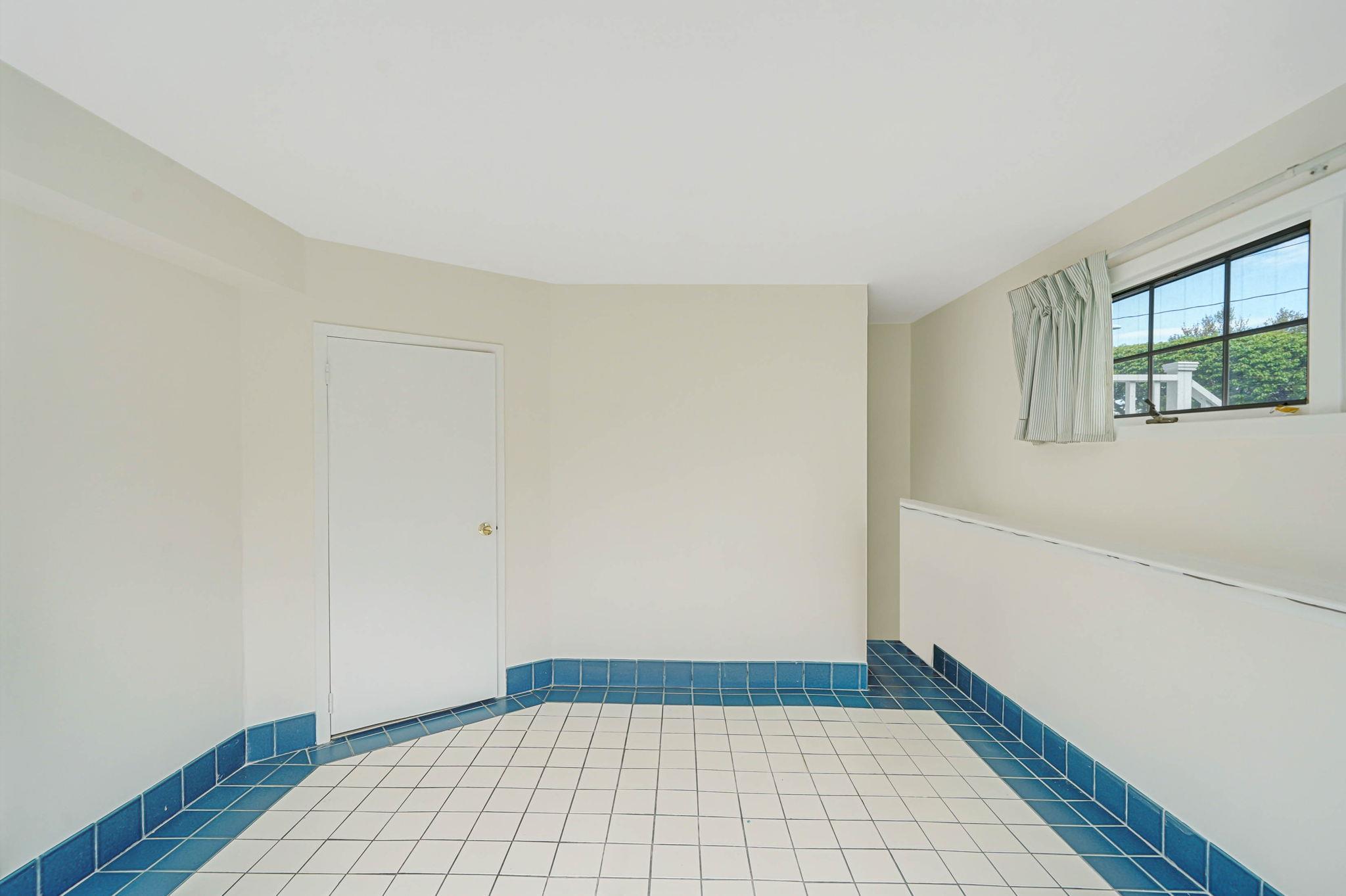 Single Family Candlewood  Suffolk County, NY 11706, MLS-855406-25