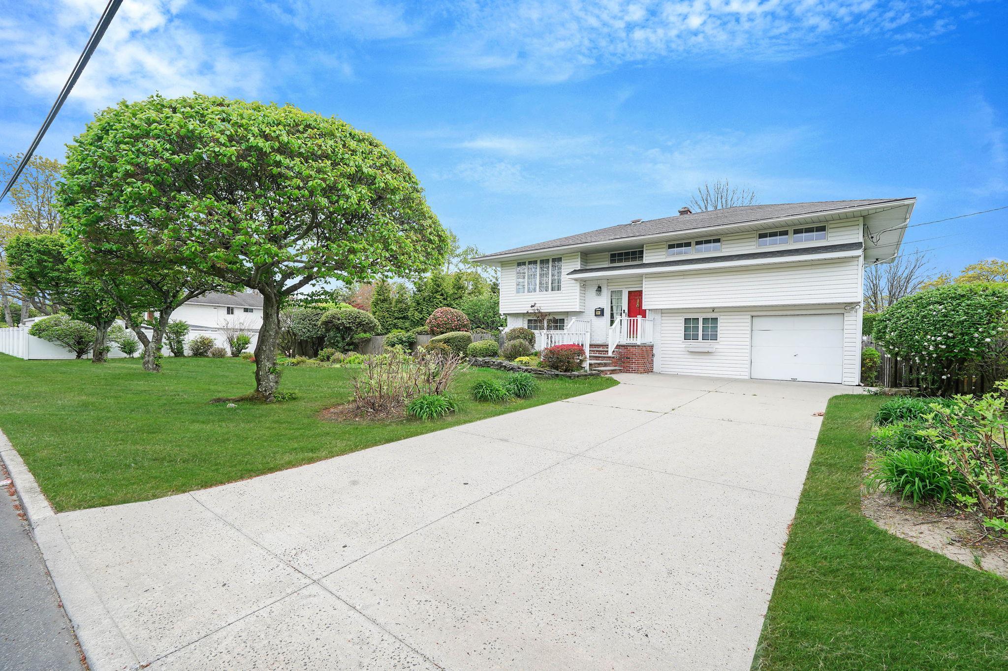 Single Family Candlewood  Suffolk County, NY 11706, MLS-855406-3