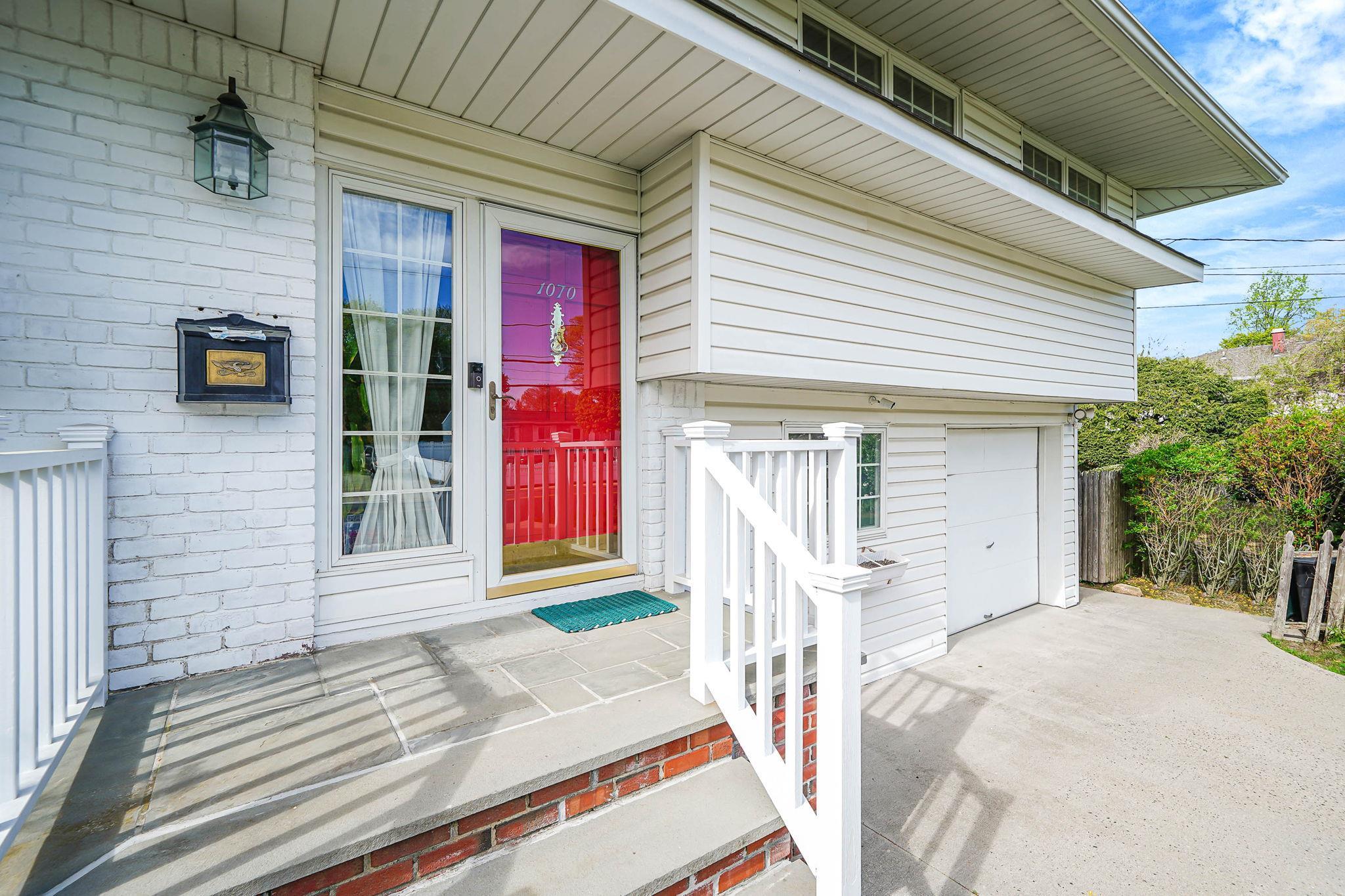 Single Family Candlewood  Suffolk County, NY 11706, MLS-855406-31
