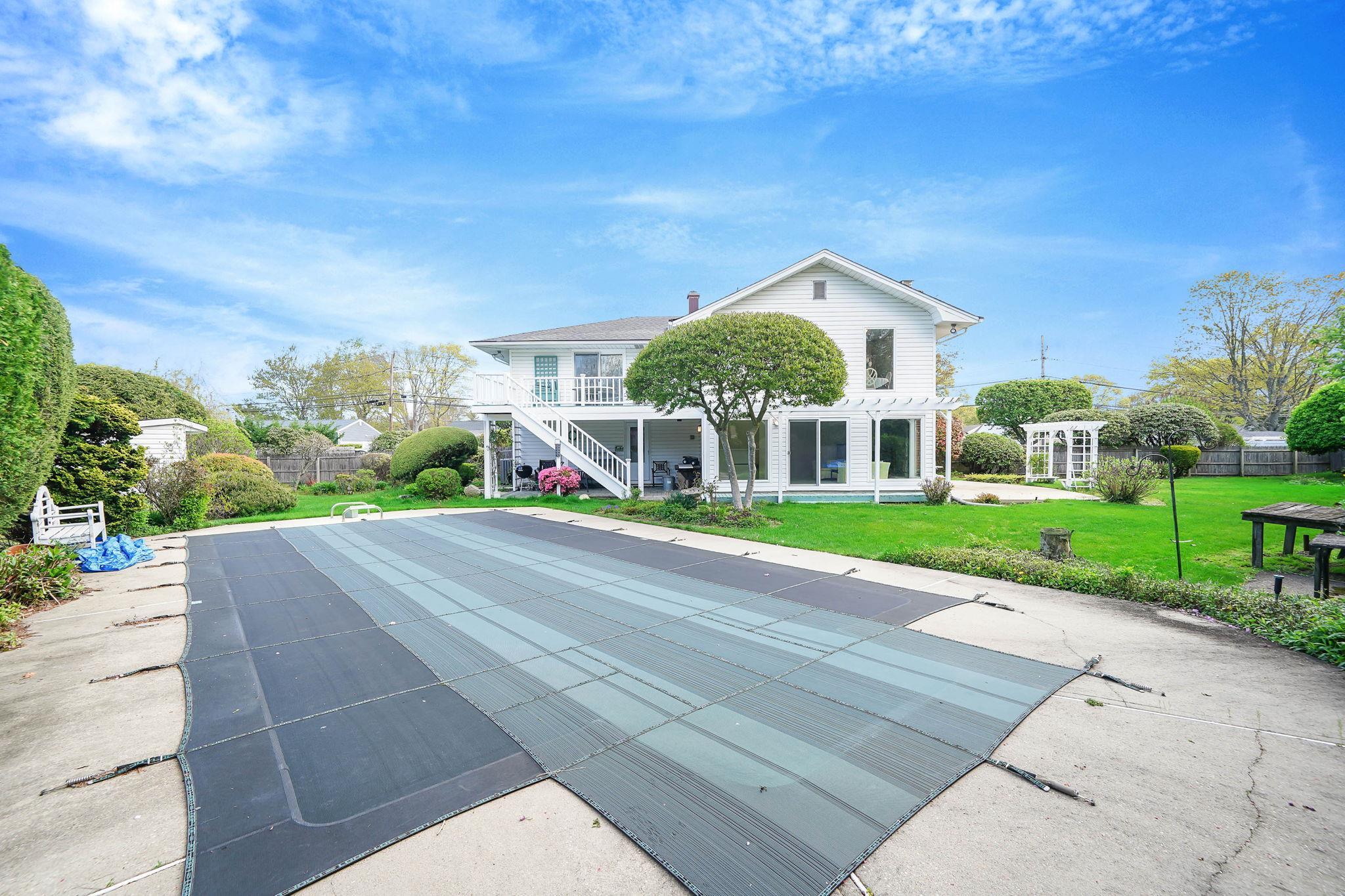 Single Family Candlewood  Suffolk County, NY 11706, MLS-855406-34