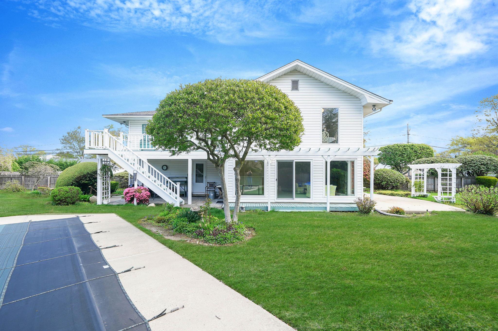 Single Family Candlewood  Suffolk County, NY 11706, MLS-855406-35
