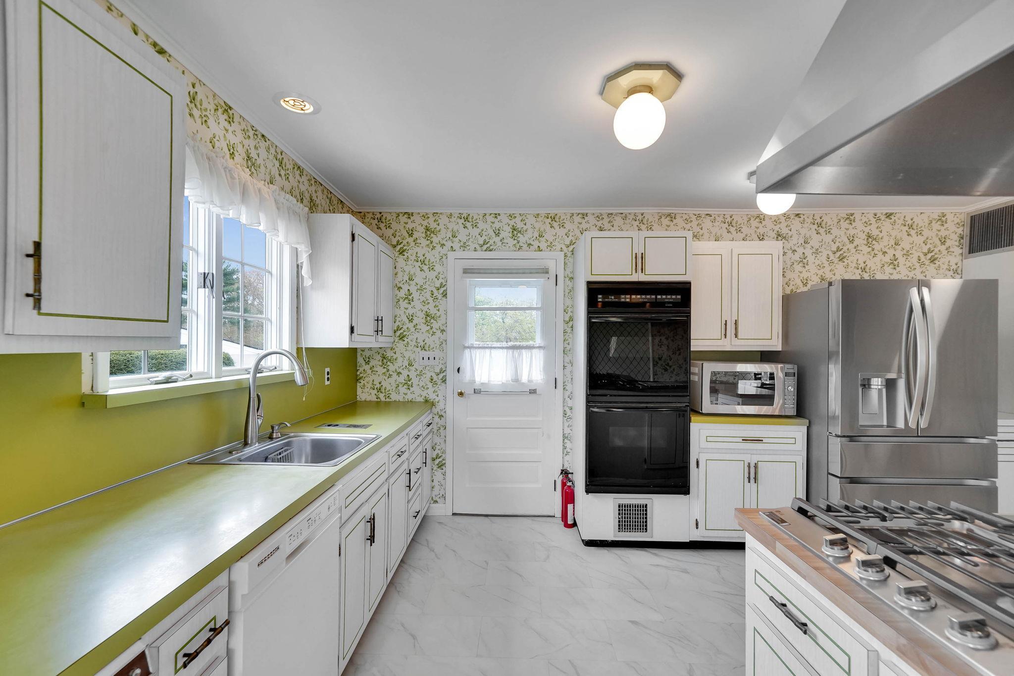 Single Family Candlewood  Suffolk County, NY 11706, MLS-855406-5