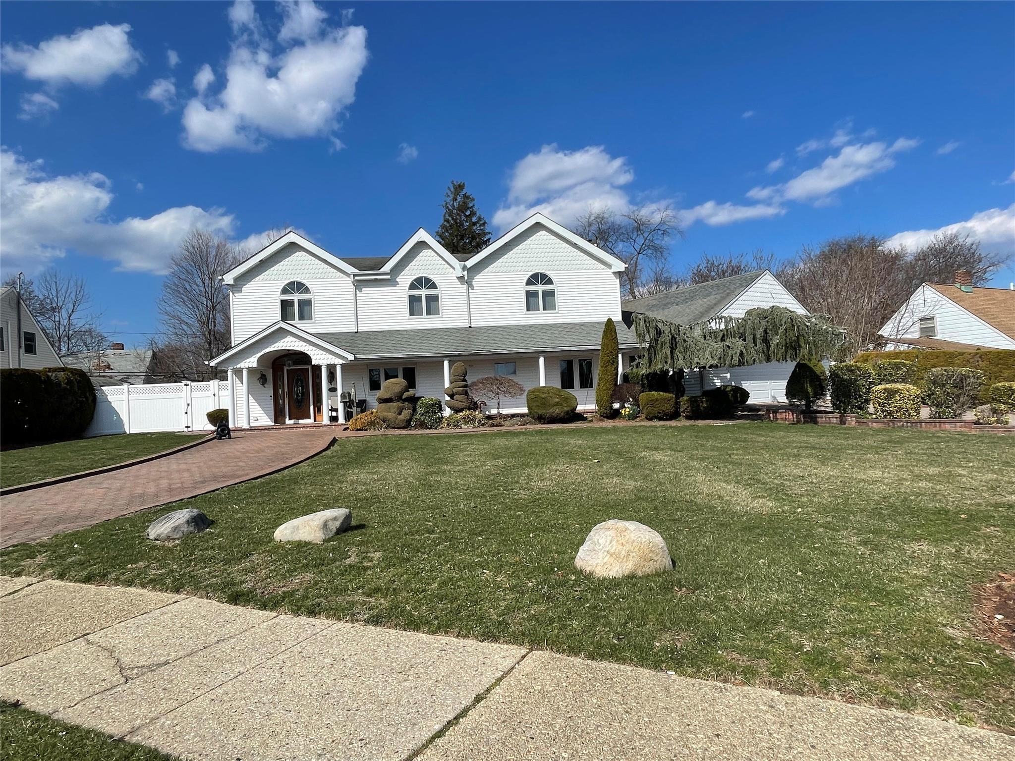 Single Family Constellation  Nassau County, NY 11756, MLS-855409-2