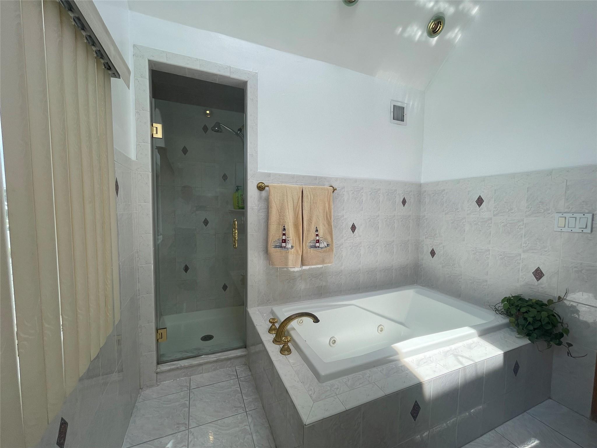 Single Family Constellation  Nassau County, NY 11756, MLS-855409-26