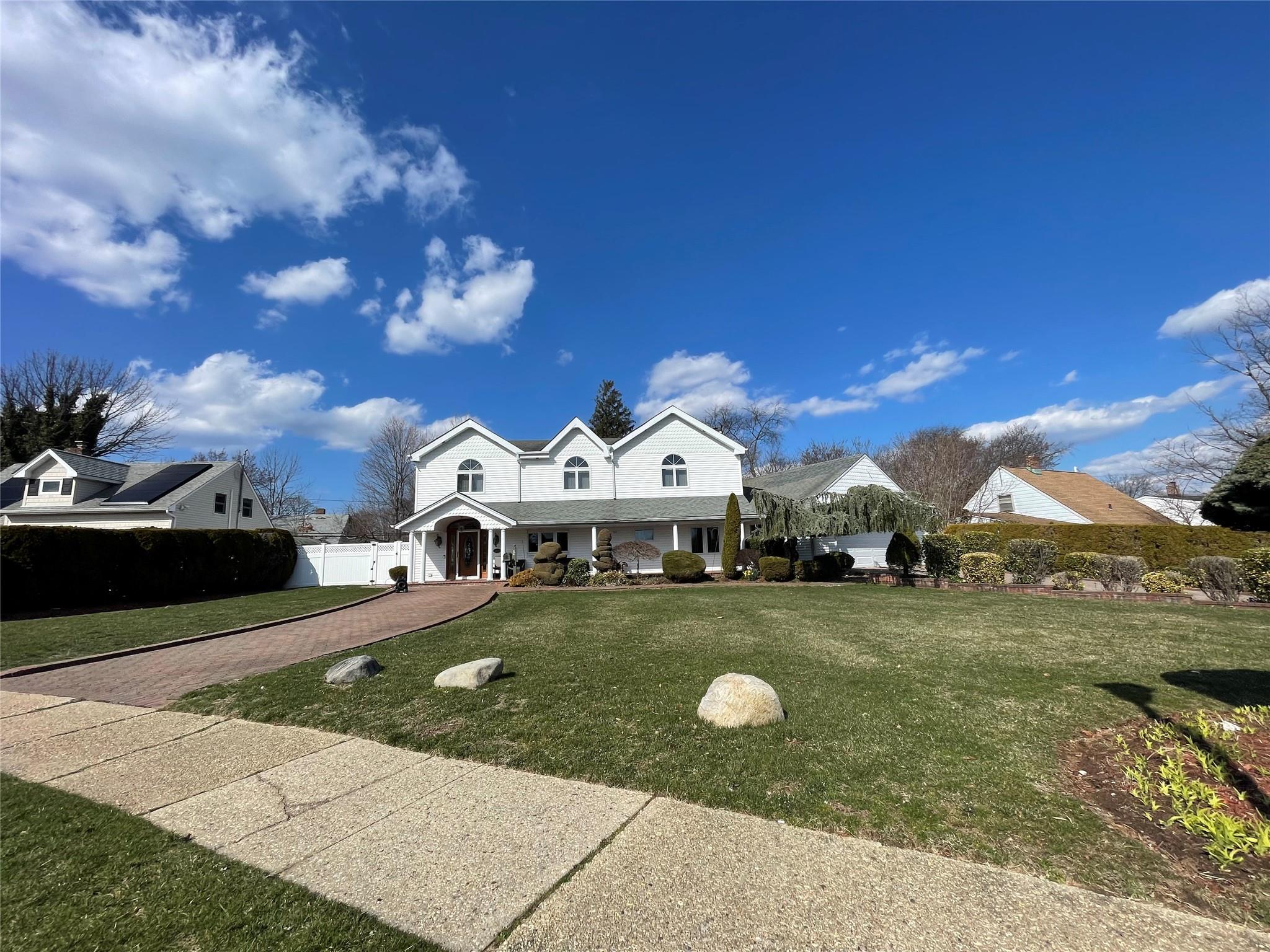 Single Family Constellation  Nassau County, NY 11756, MLS-855409-3