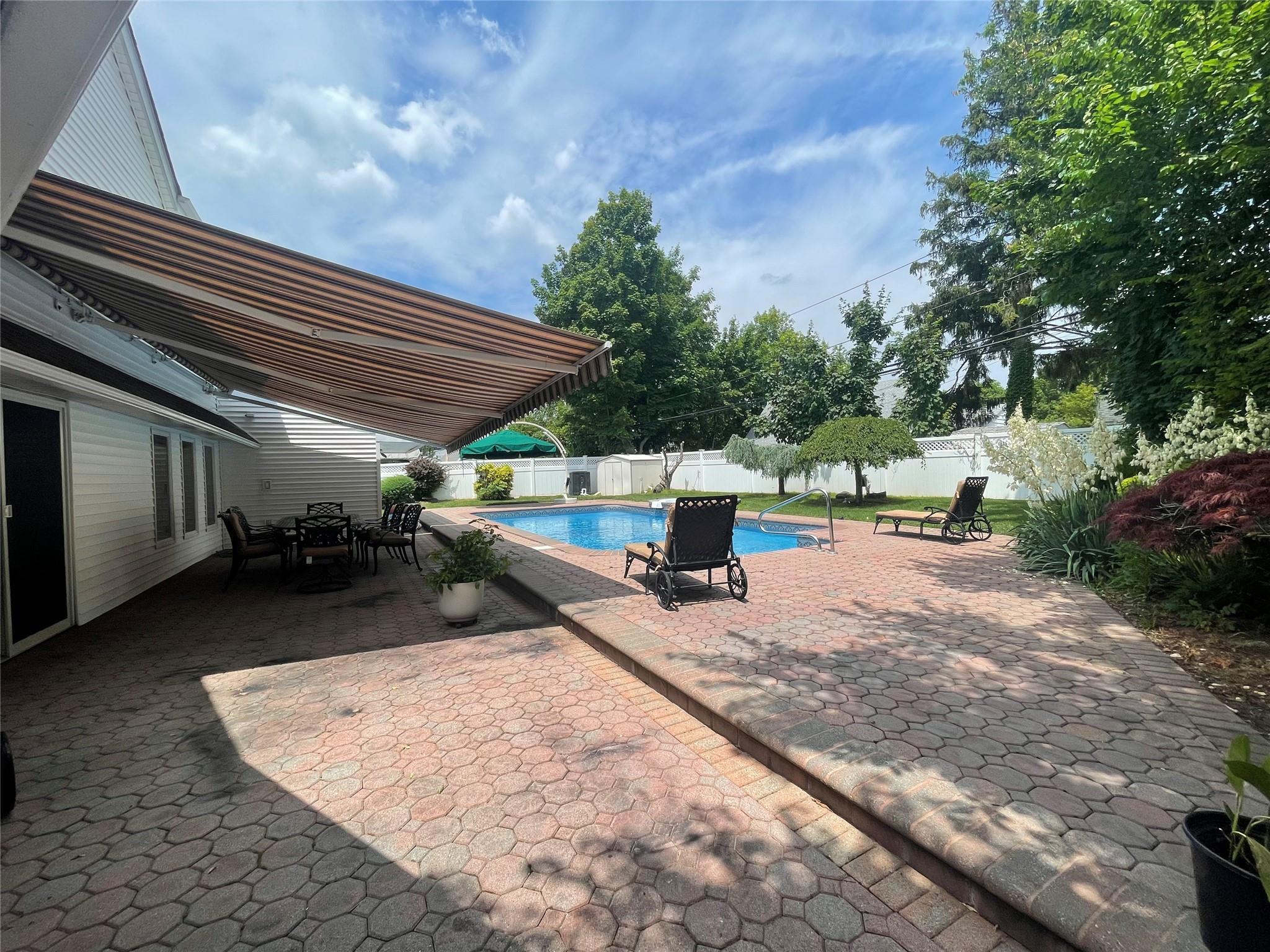 Single Family Constellation  Nassau County, NY 11756, MLS-855409-32