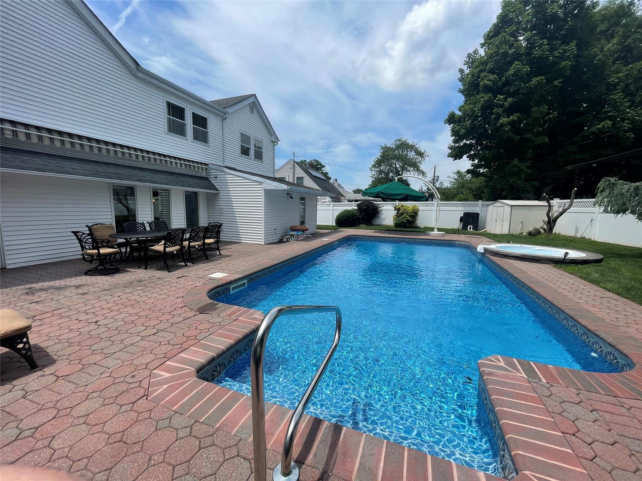 Single Family Constellation  Nassau County, NY 11756, MLS-855409-35