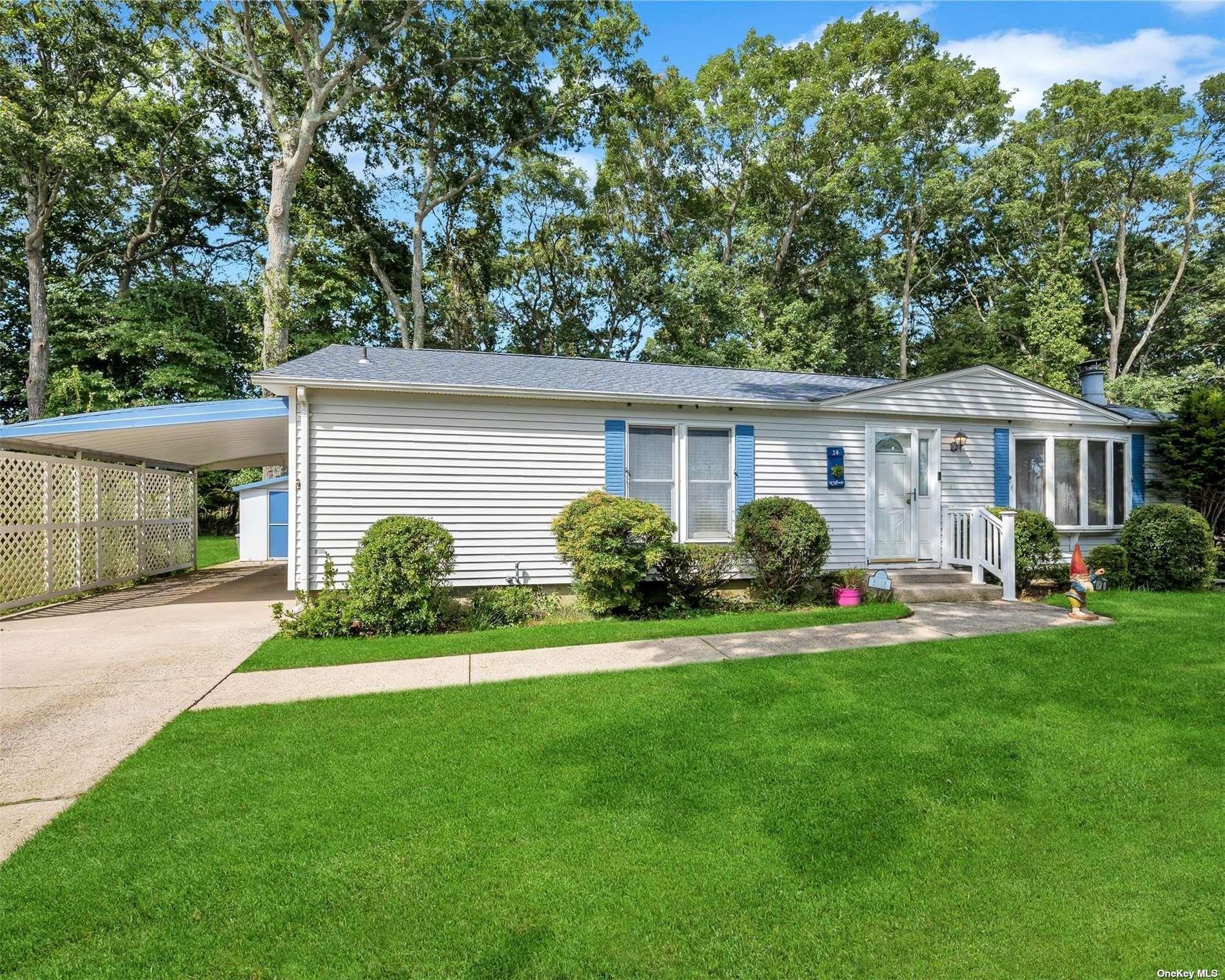 Single Family Middle  Suffolk County, NY 11933, MLS-855435-3