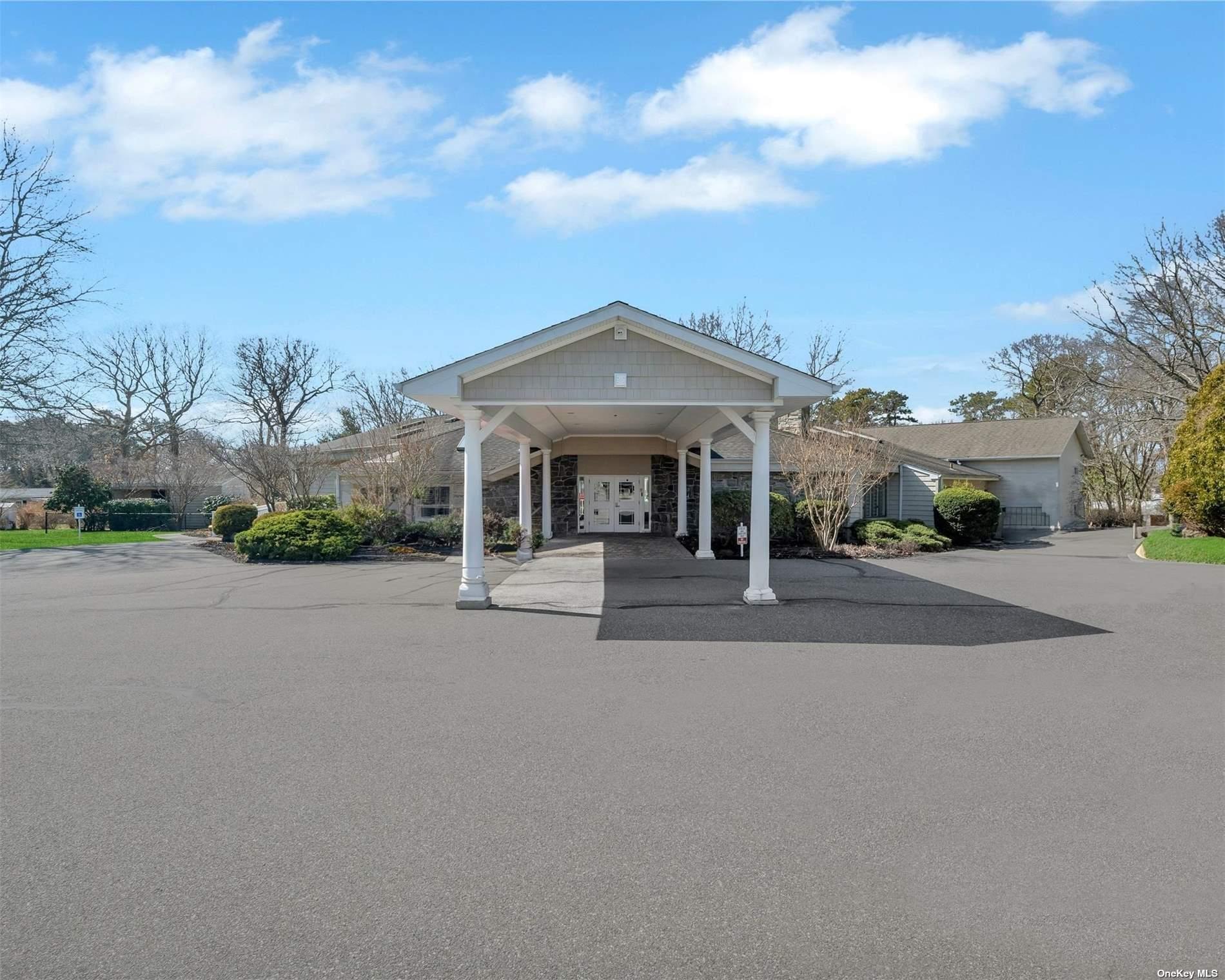 Single Family Middle  Suffolk County, NY 11933, MLS-855435-32