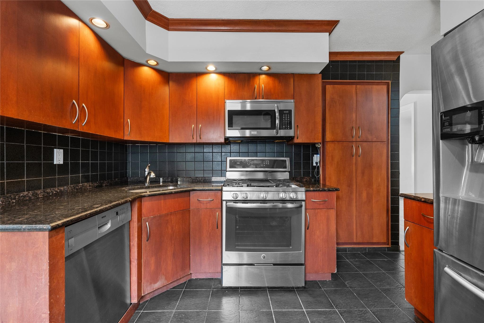 Single Family 214th Street  Queens, NY 11364, MLS-855440-6